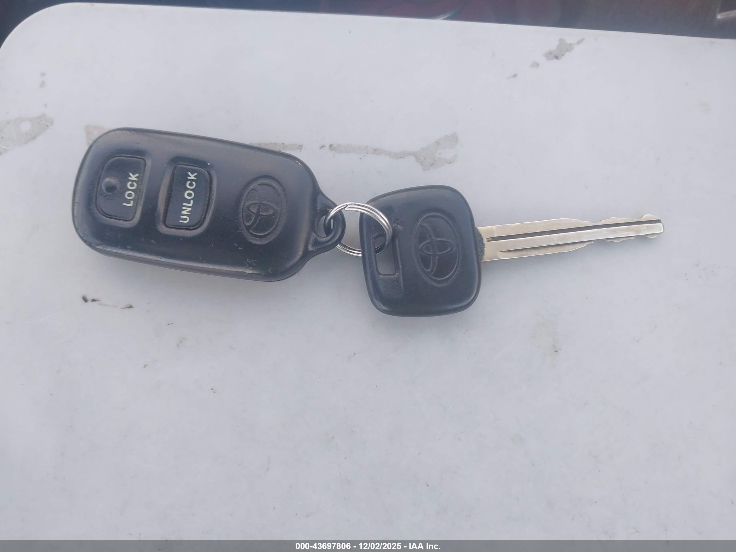 TOYOTA COROLLA image 11