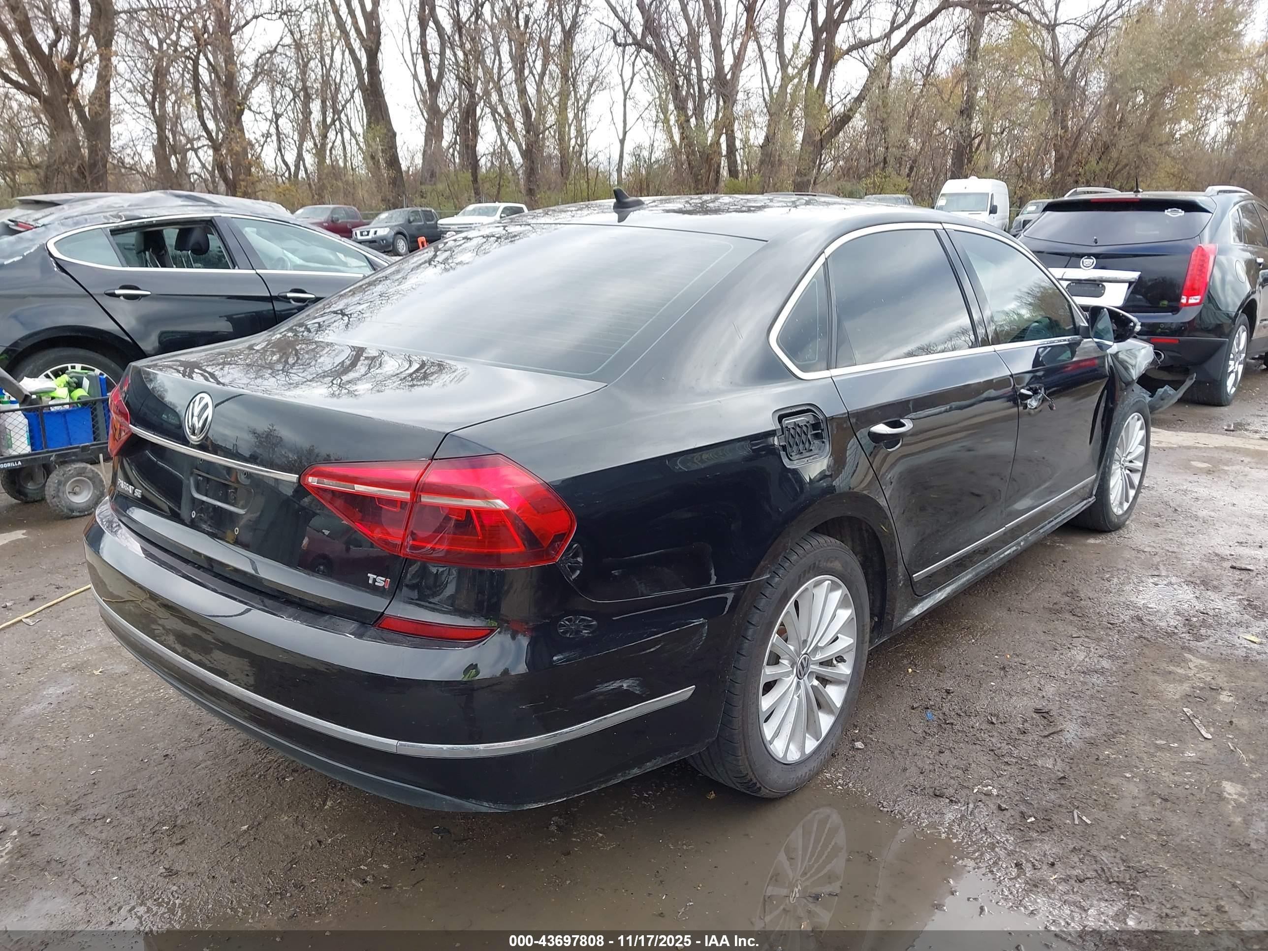 VOLKSWAGEN PASSAT image 4
