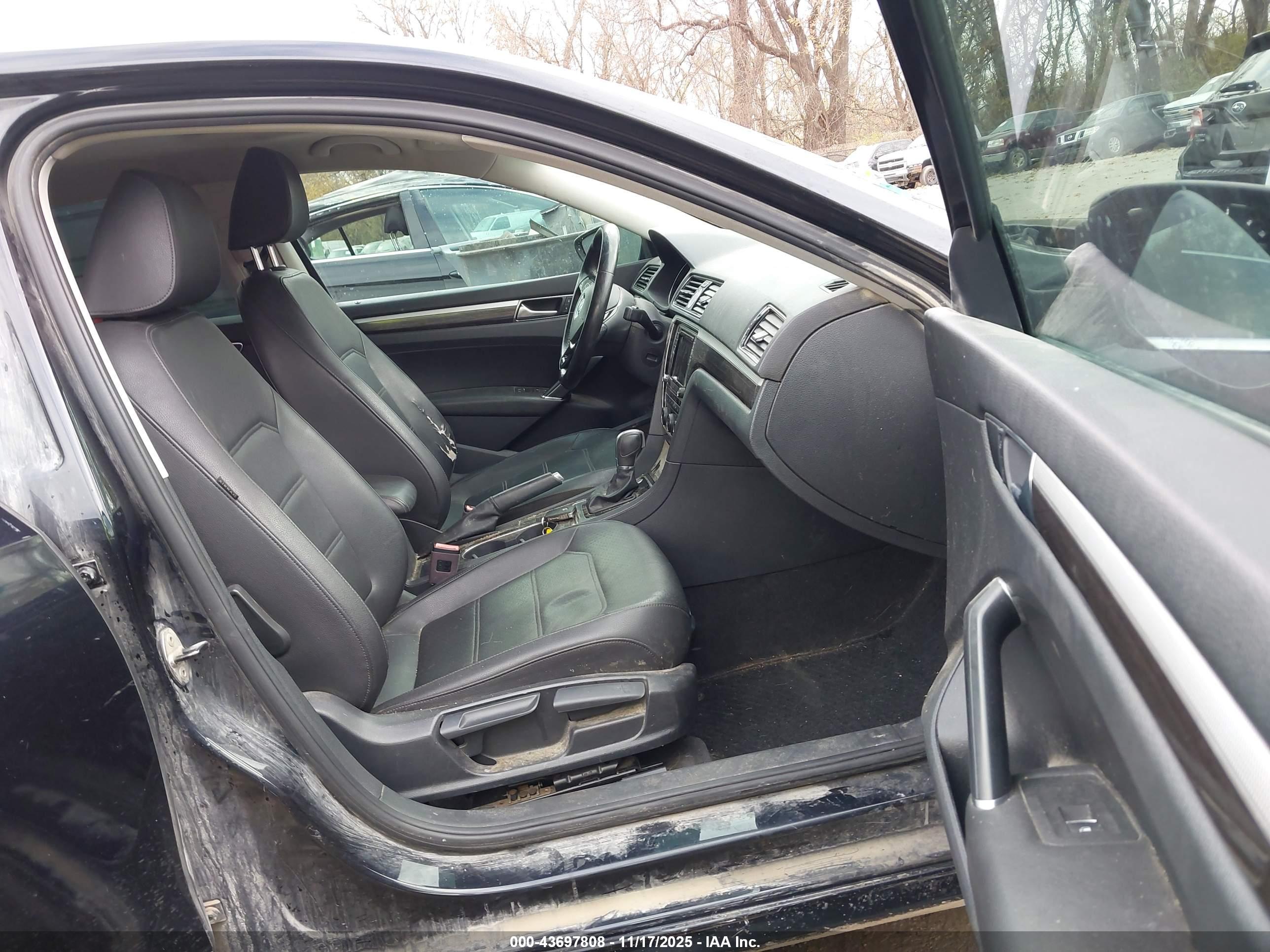 VOLKSWAGEN PASSAT image 5