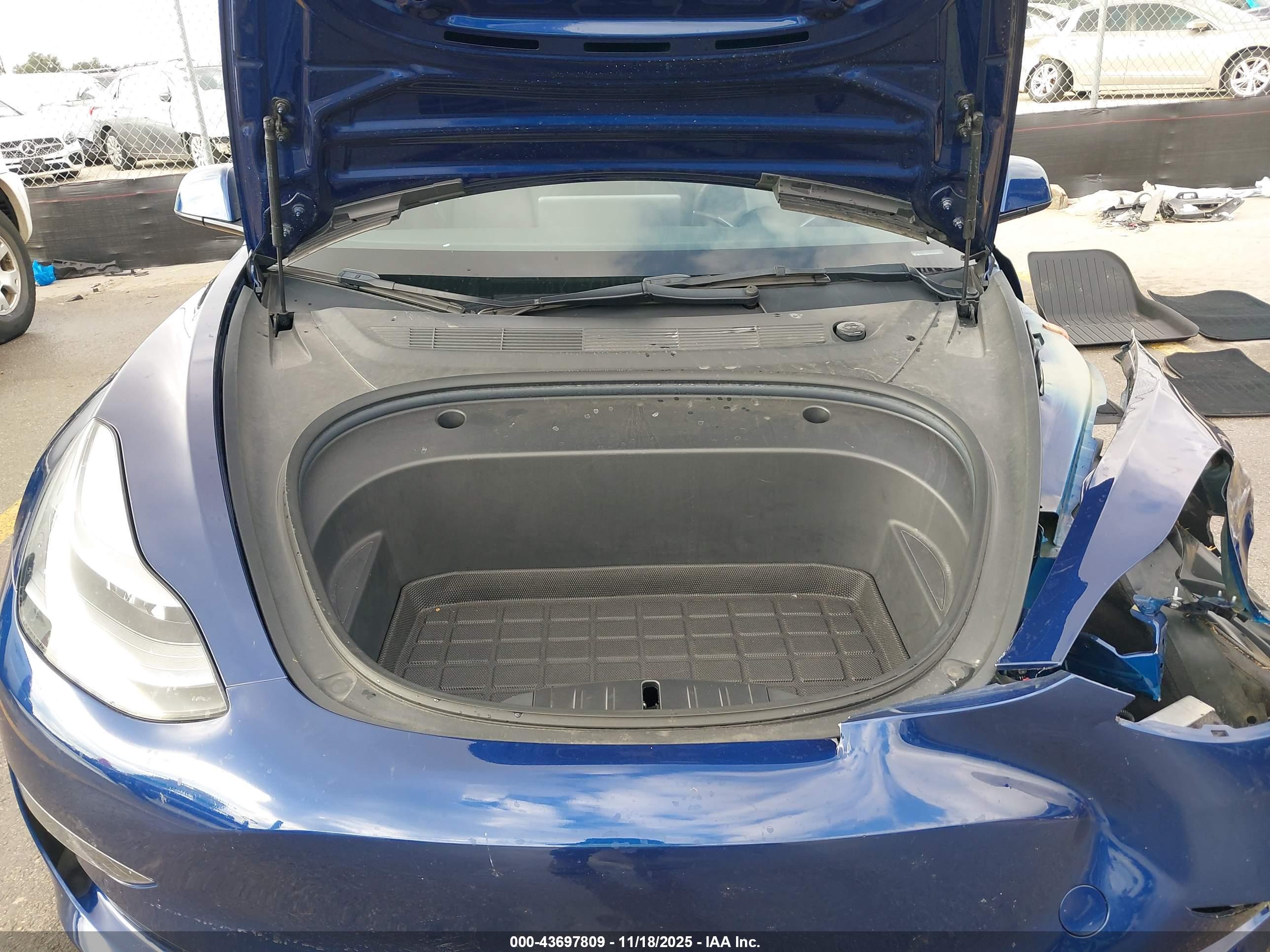 TESLA MODEL image 10