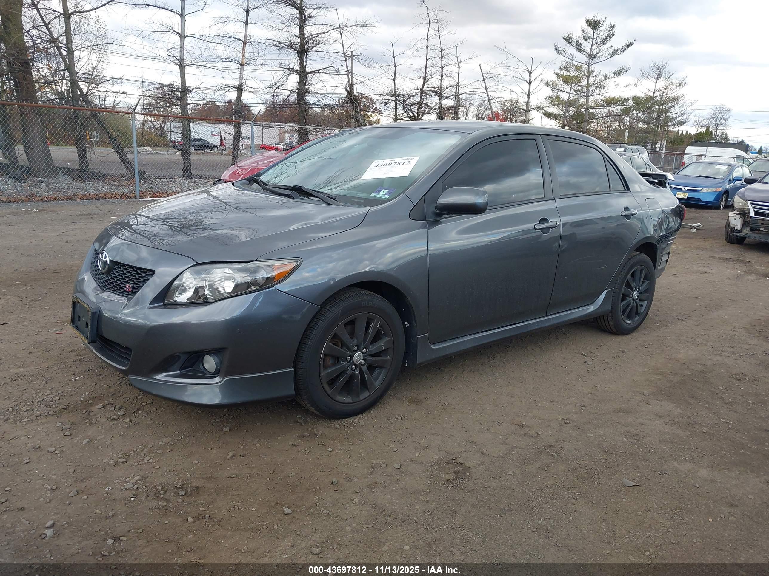 TOYOTA COROLLA image 2
