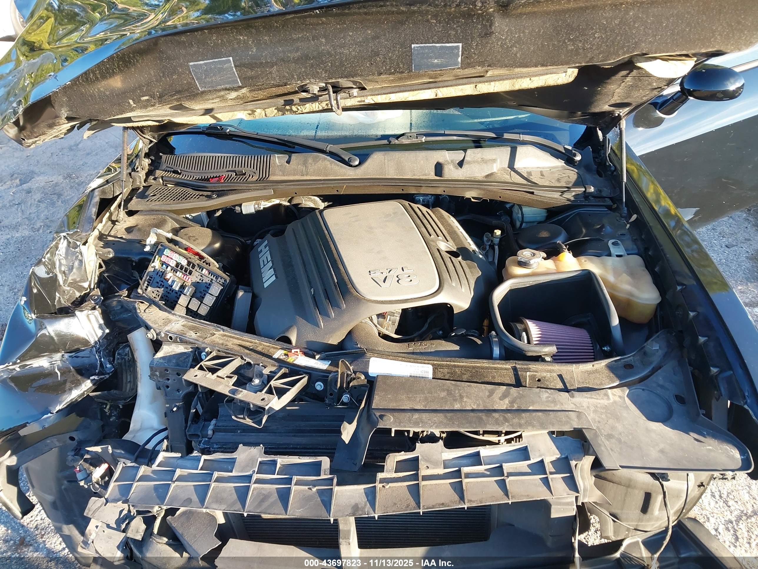 DODGE CHALLENGER image 10