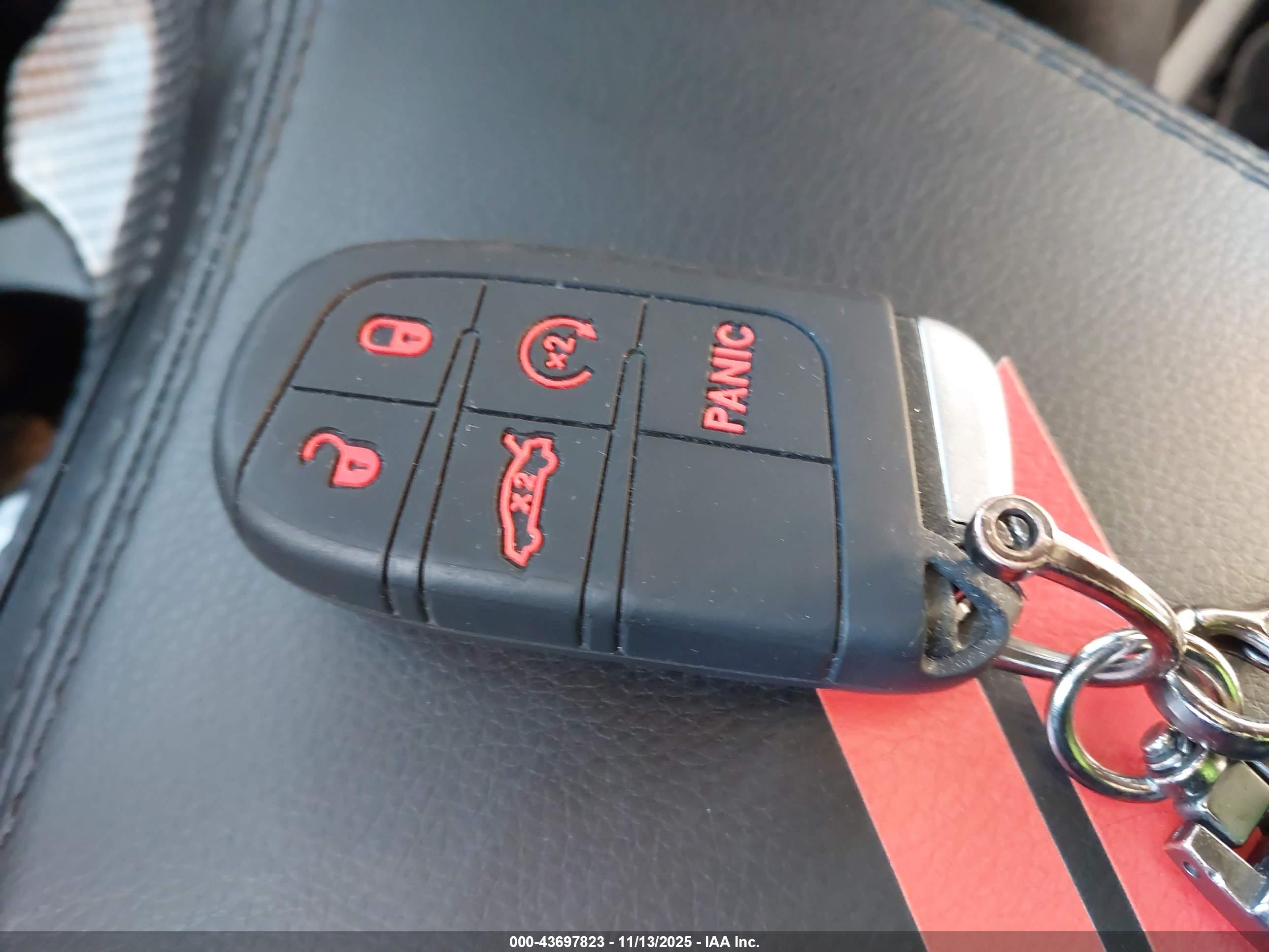 DODGE CHALLENGER image 11