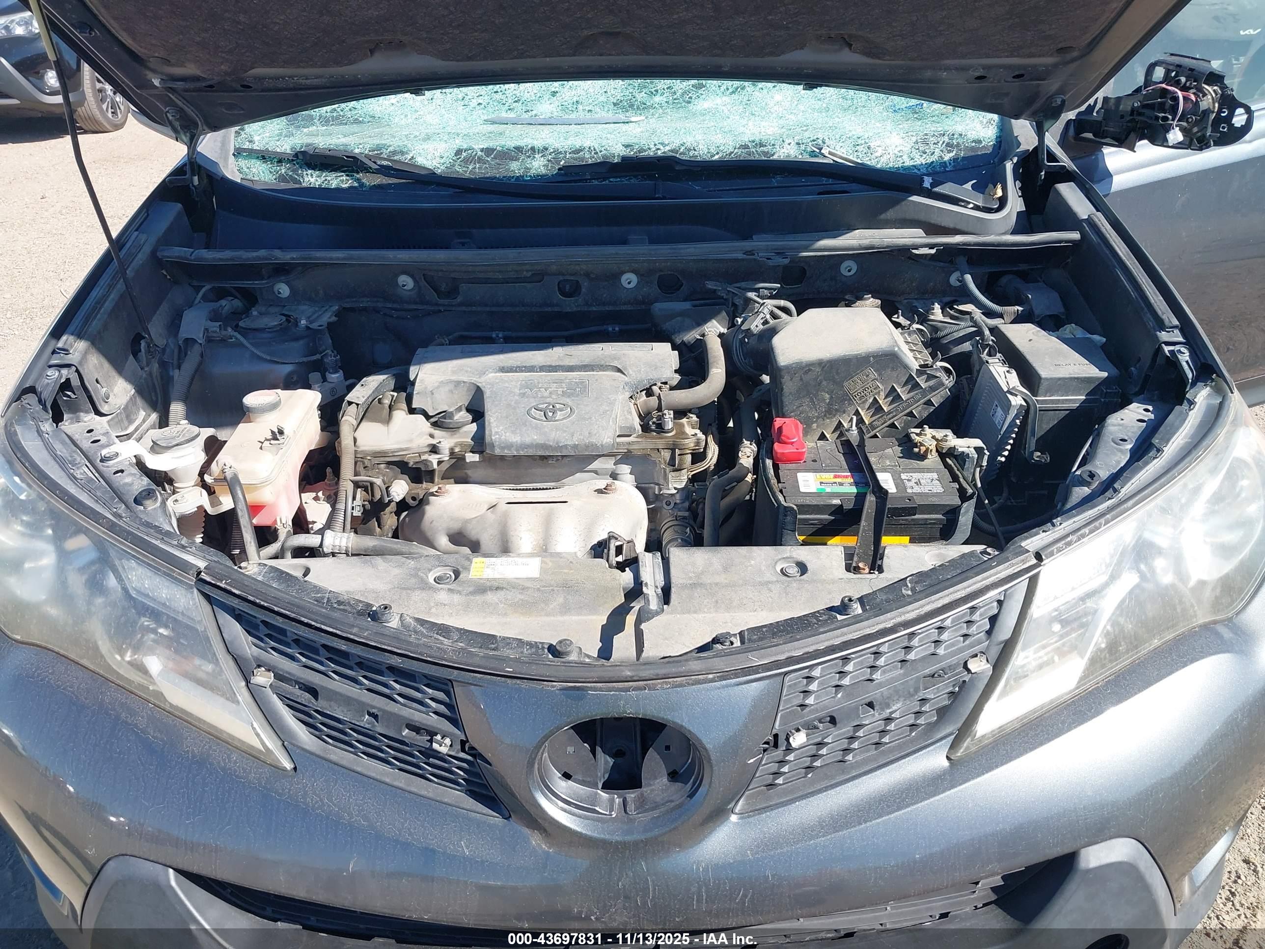 TOYOTA RAV4 image 10