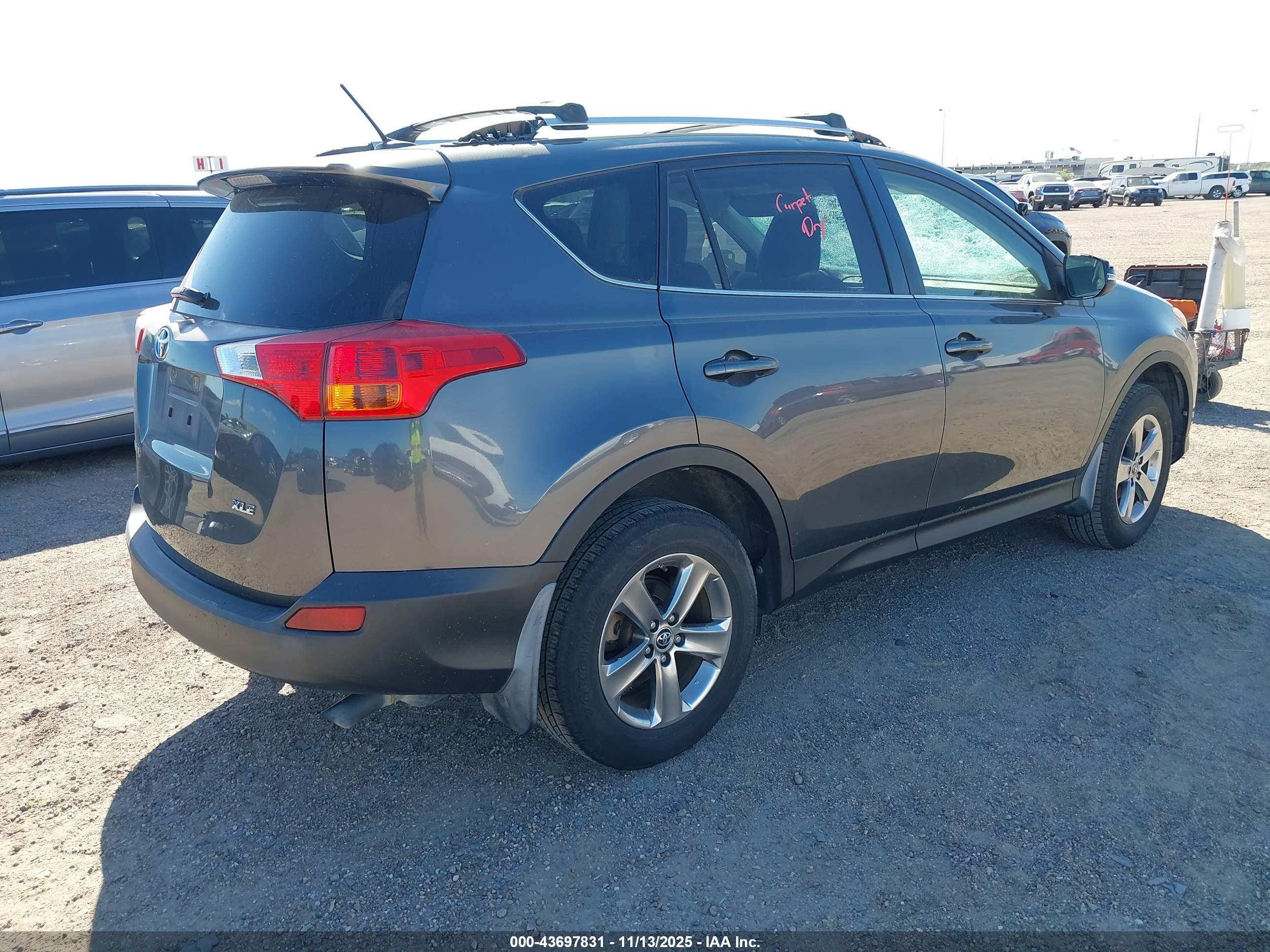TOYOTA RAV4 image 4