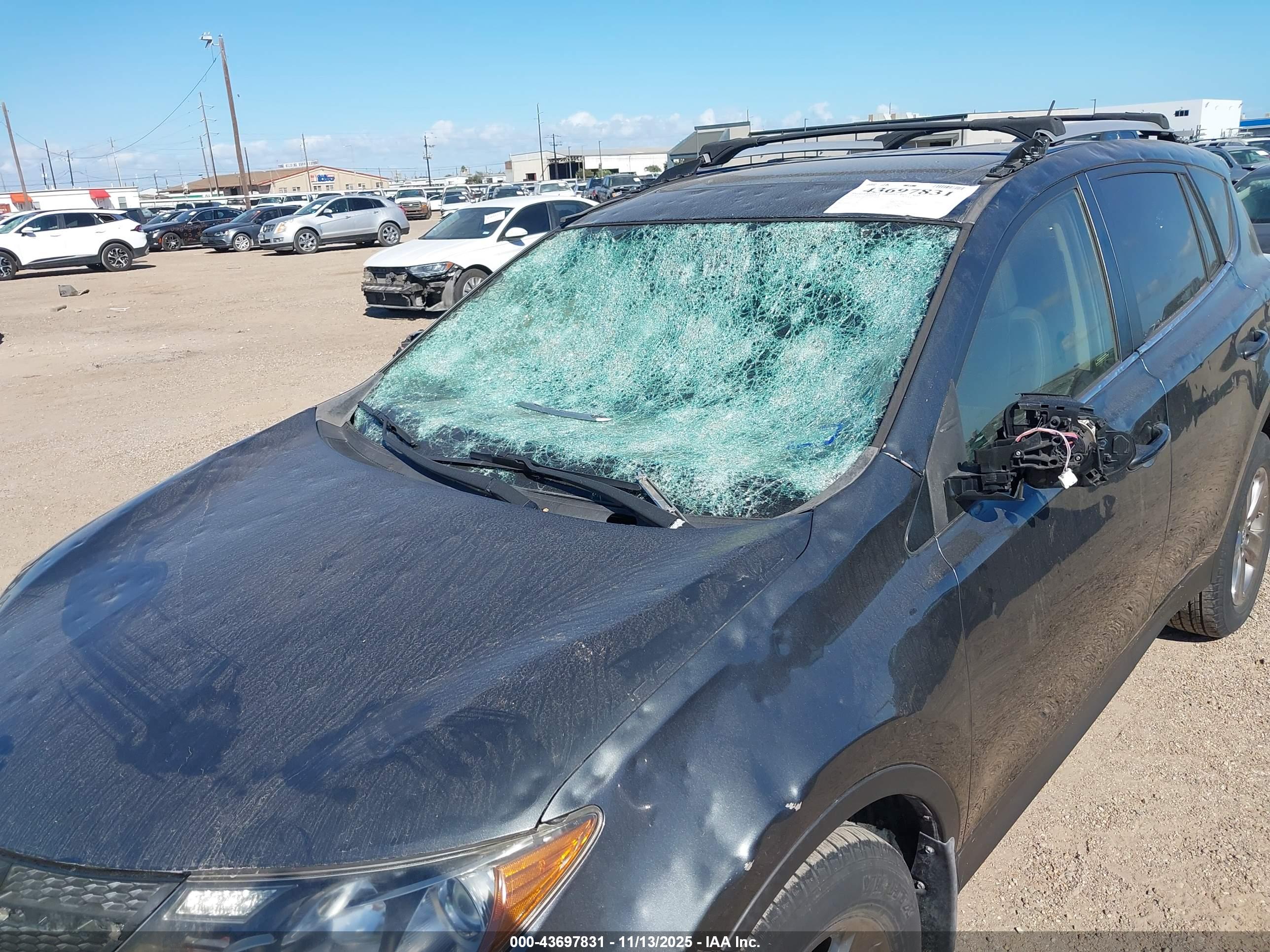 TOYOTA RAV4 image 6