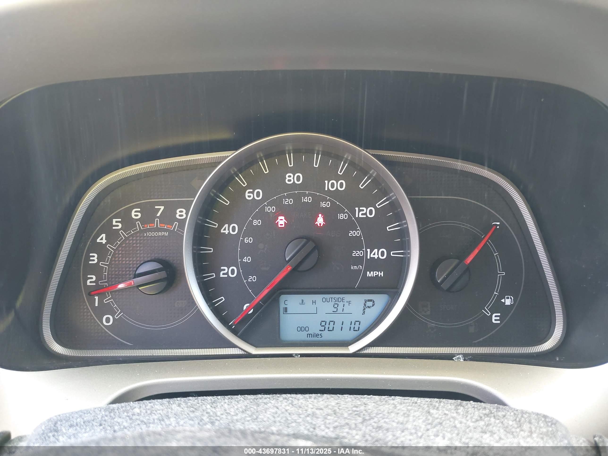 TOYOTA RAV4 image 7
