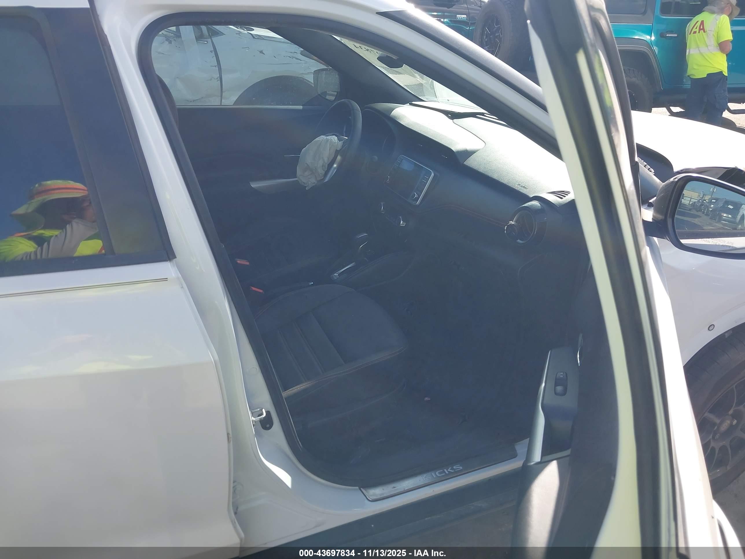 NISSAN KICKS image 5