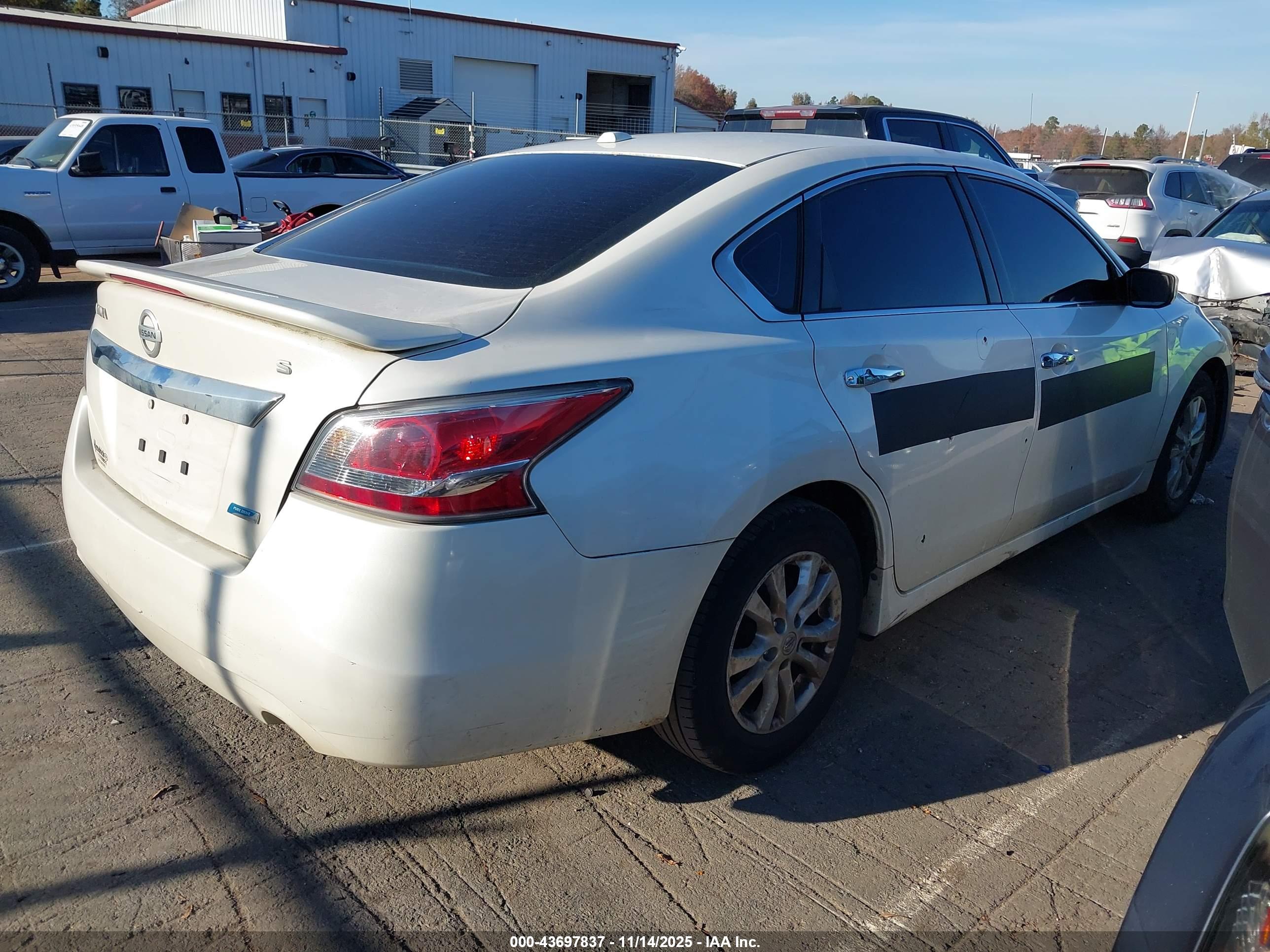 NISSAN ALTIMA image 4