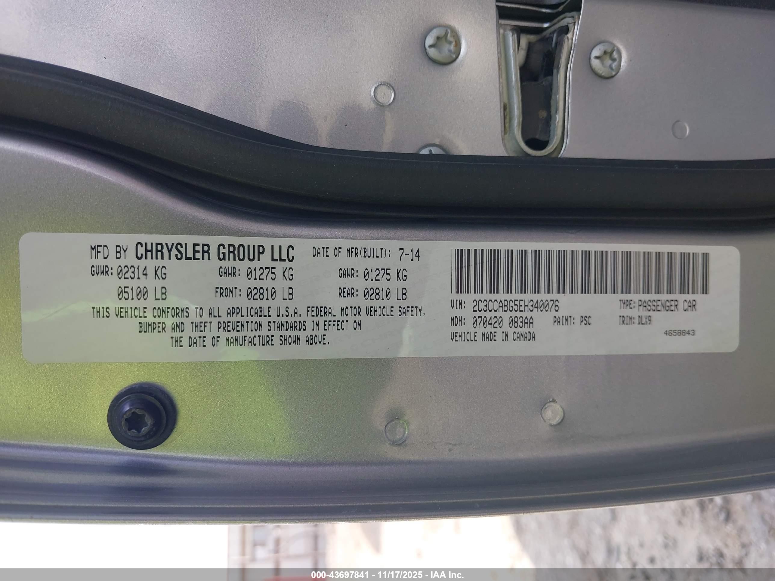 CHRYSLER 300 image 9