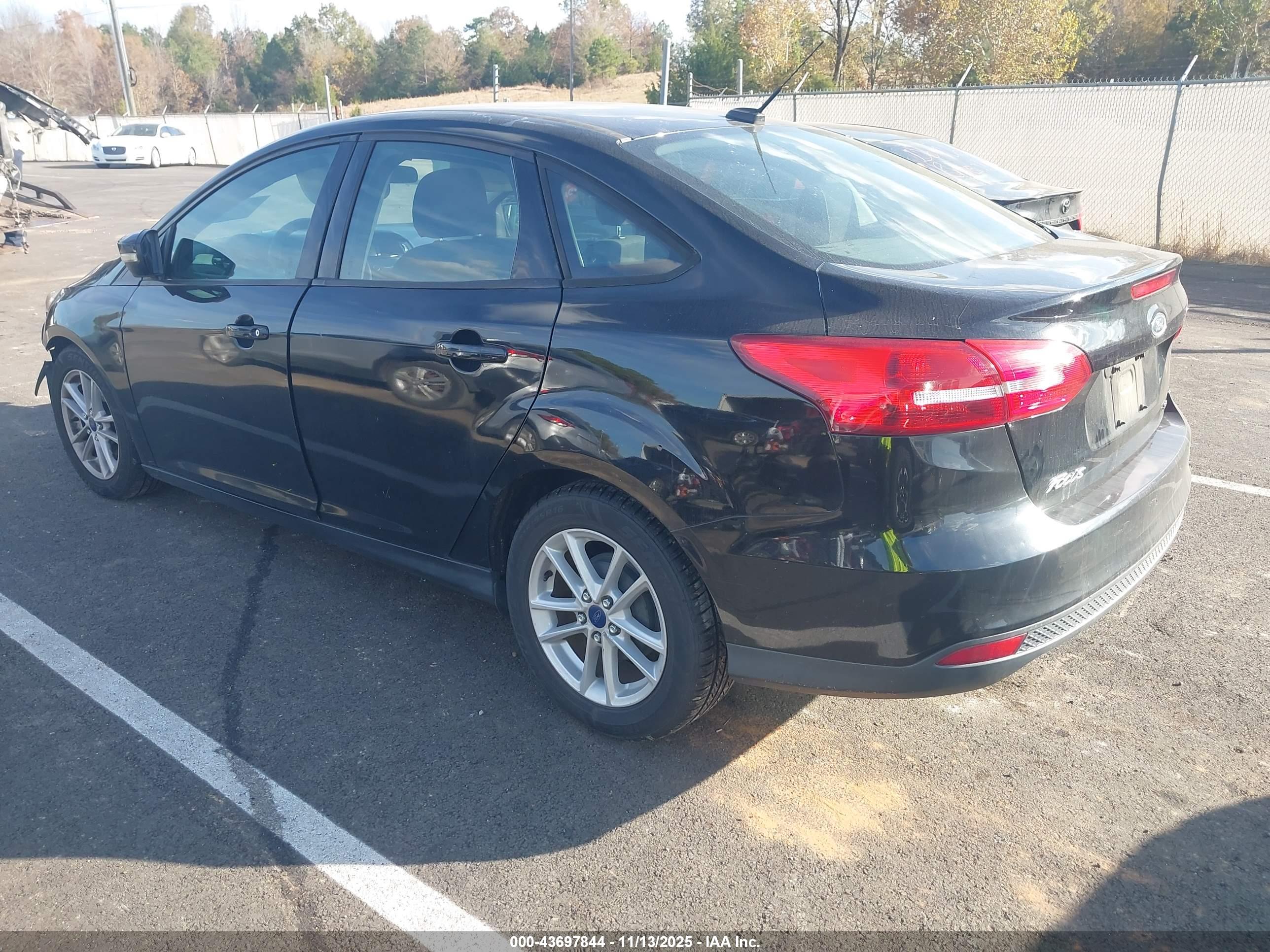 FORD FOCUS image 3