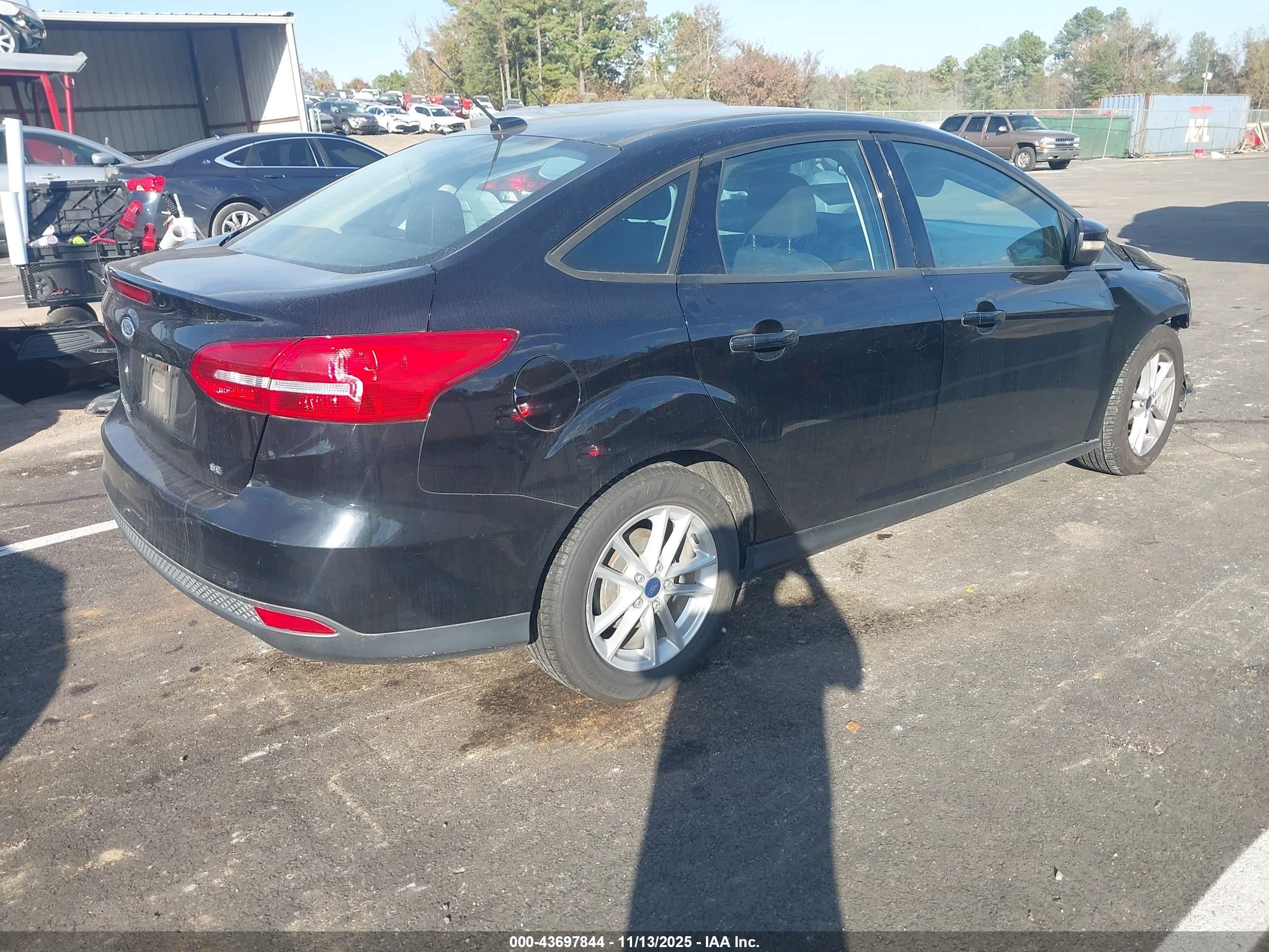 FORD FOCUS image 4
