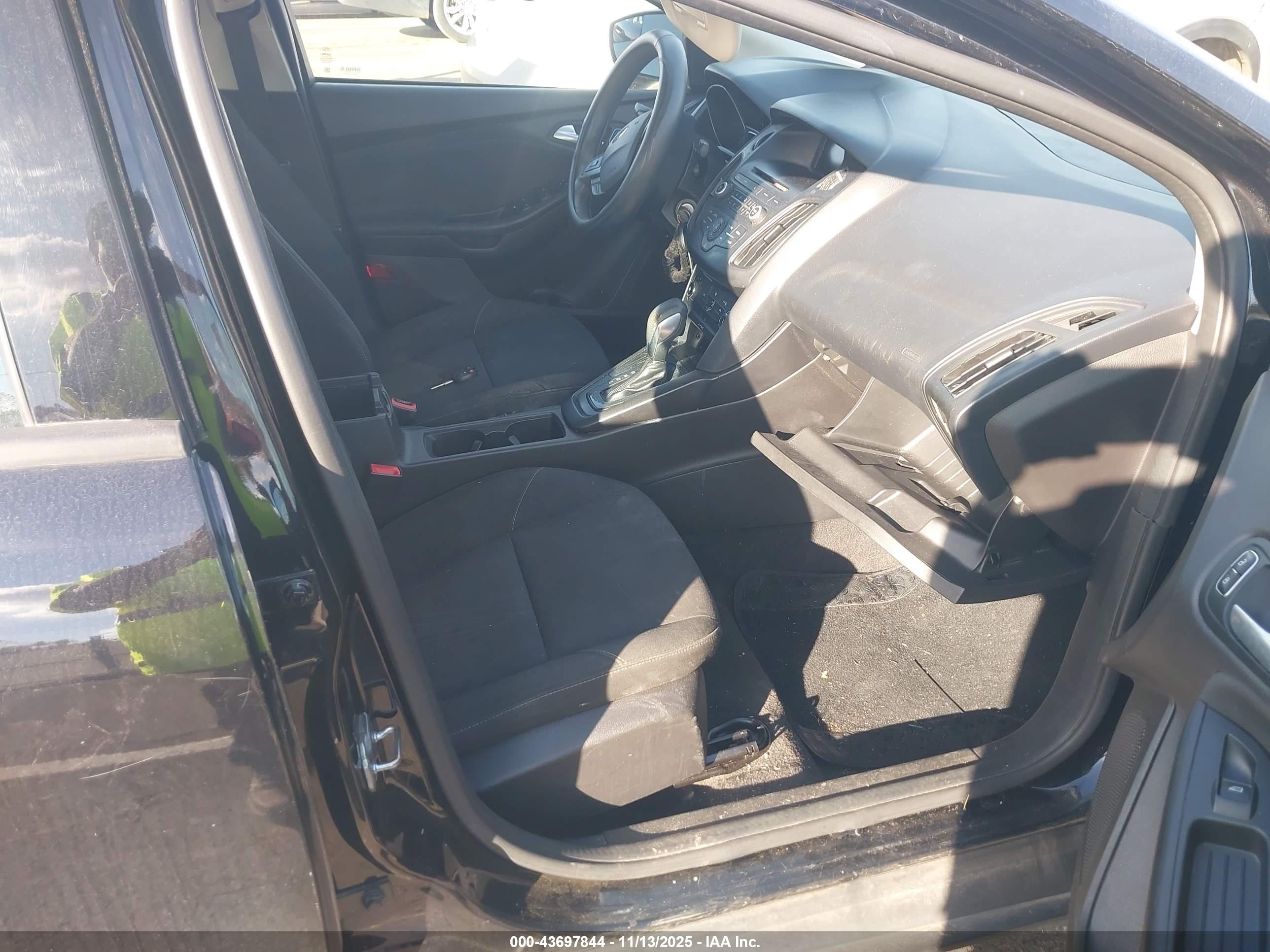 FORD FOCUS image 5