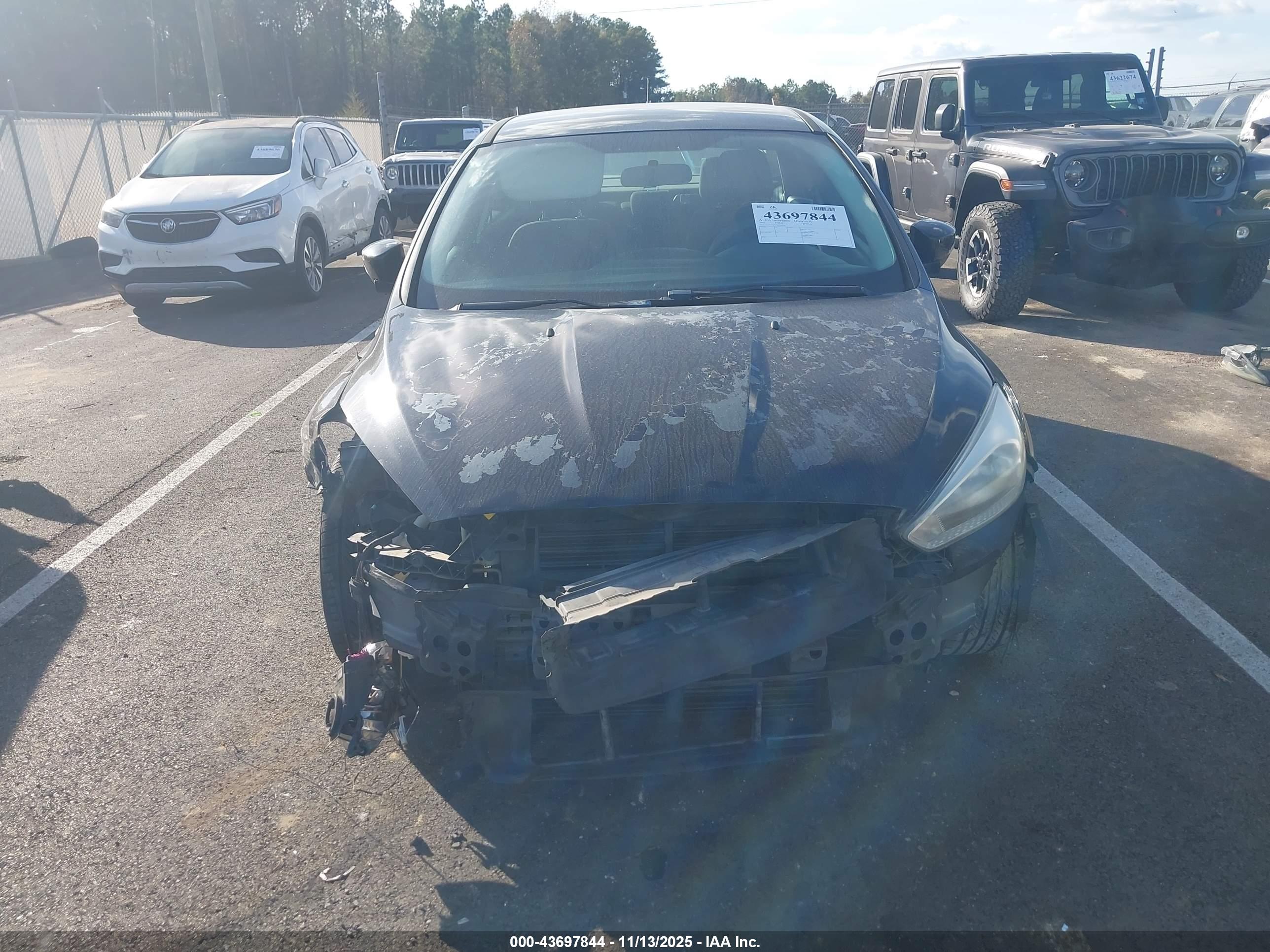 FORD FOCUS image 6