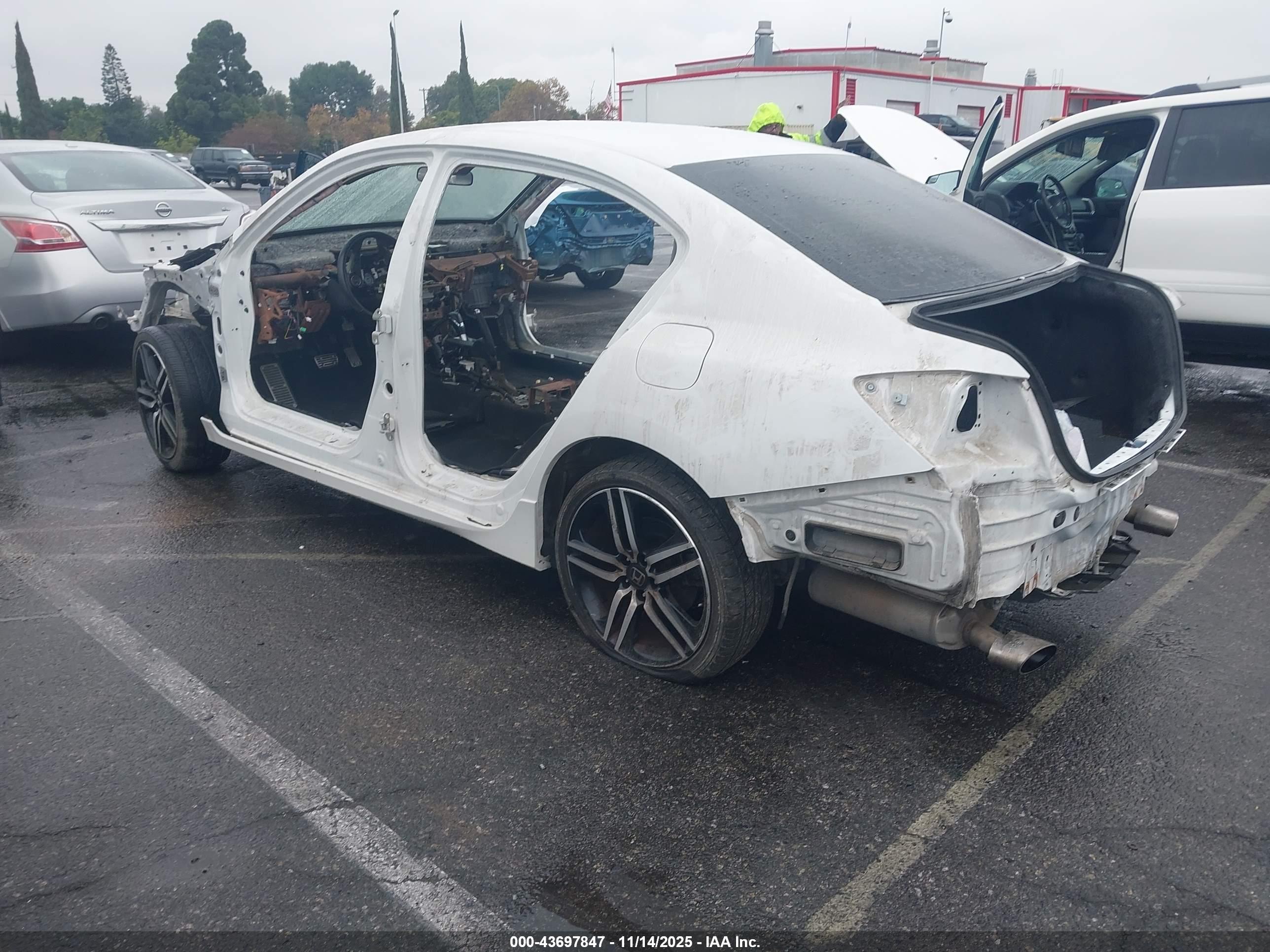 HONDA ACCORD image 3