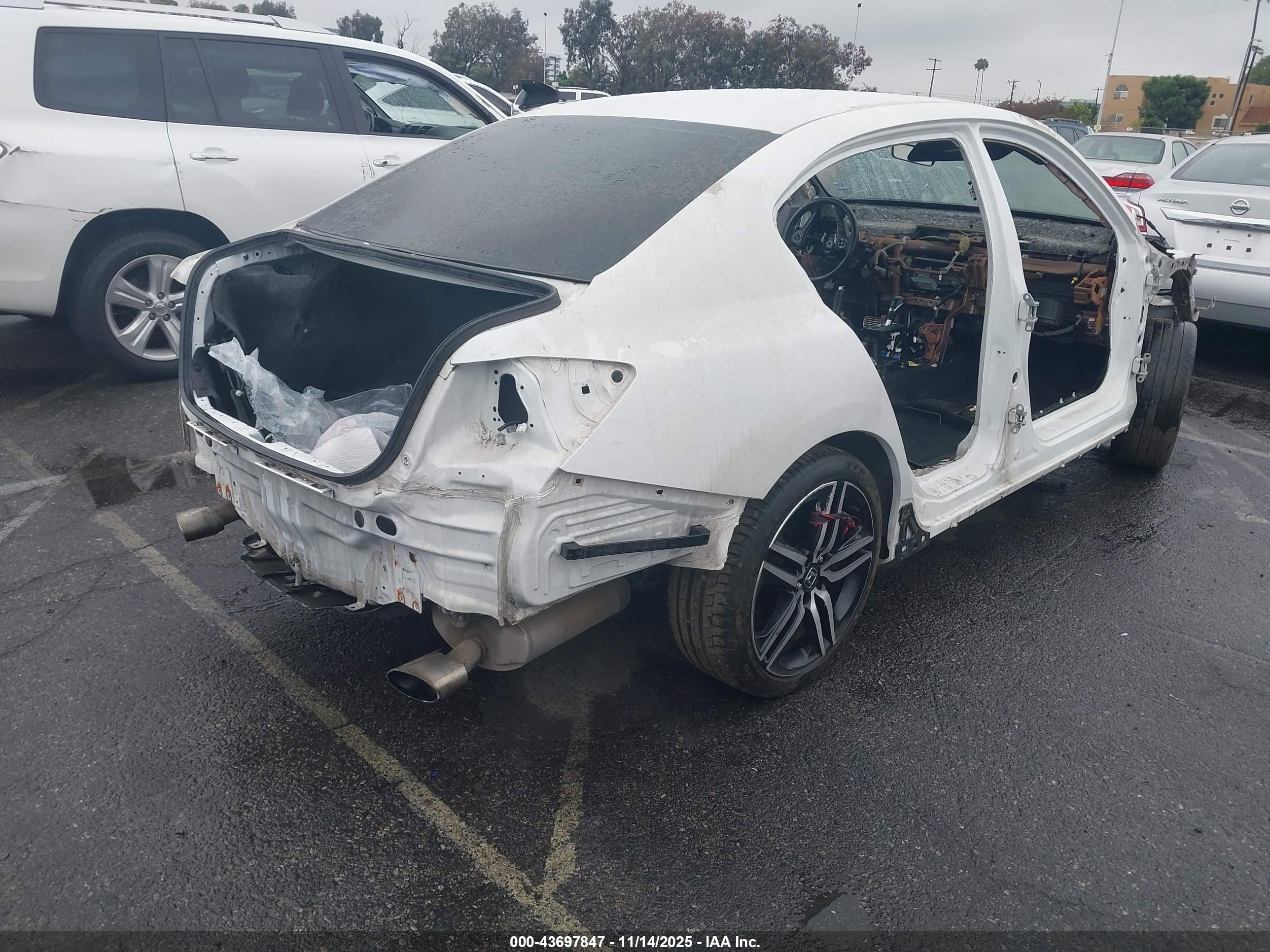HONDA ACCORD image 4