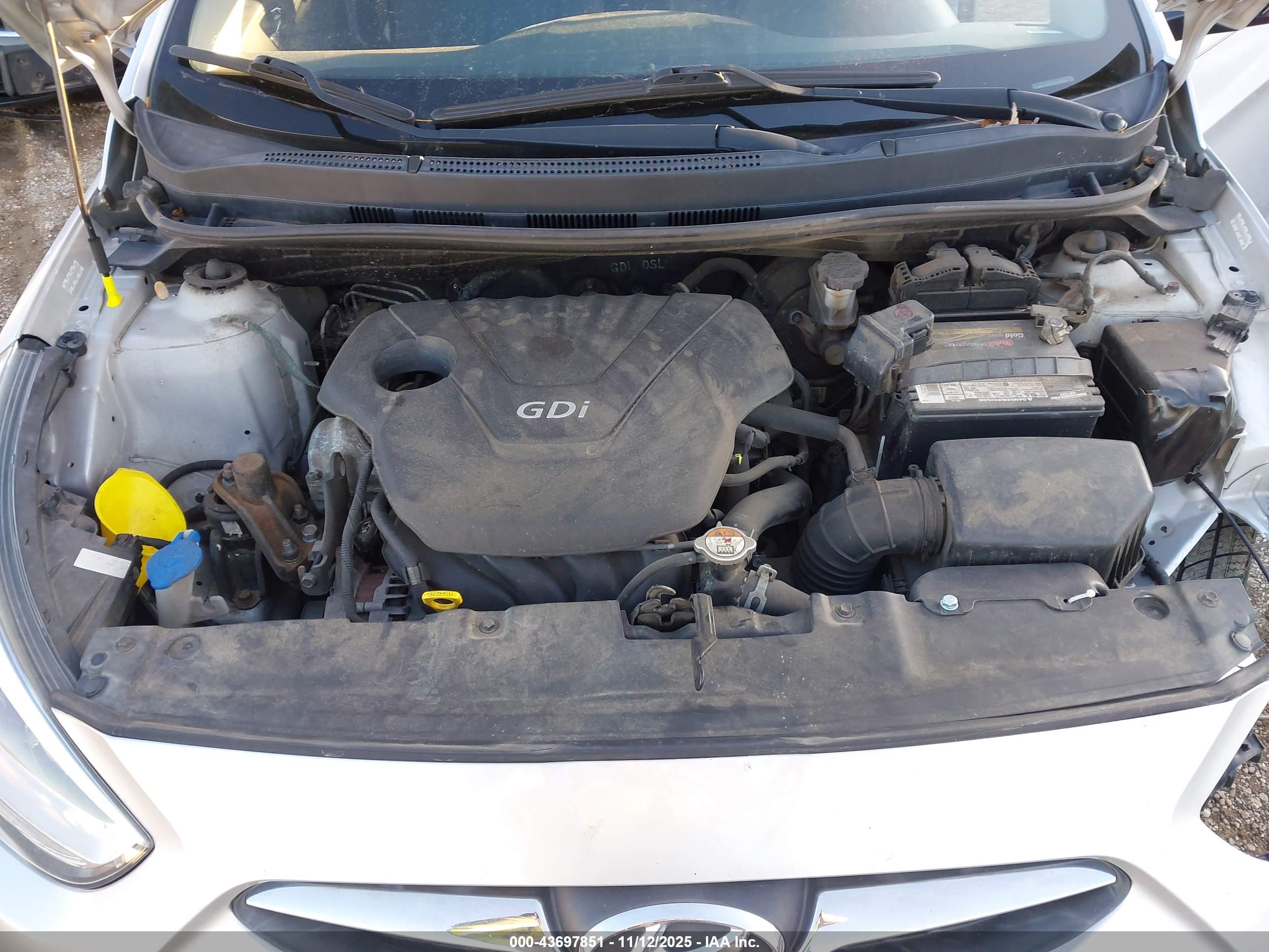 HYUNDAI ACCENT image 10