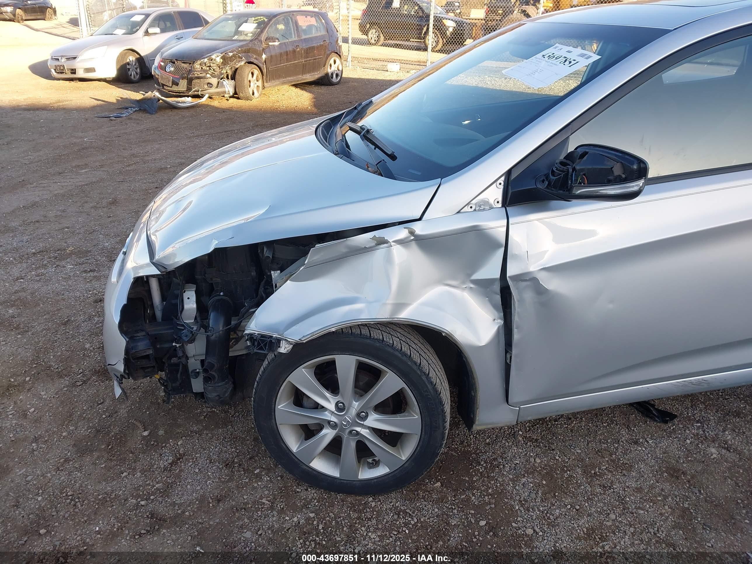 HYUNDAI ACCENT image 6