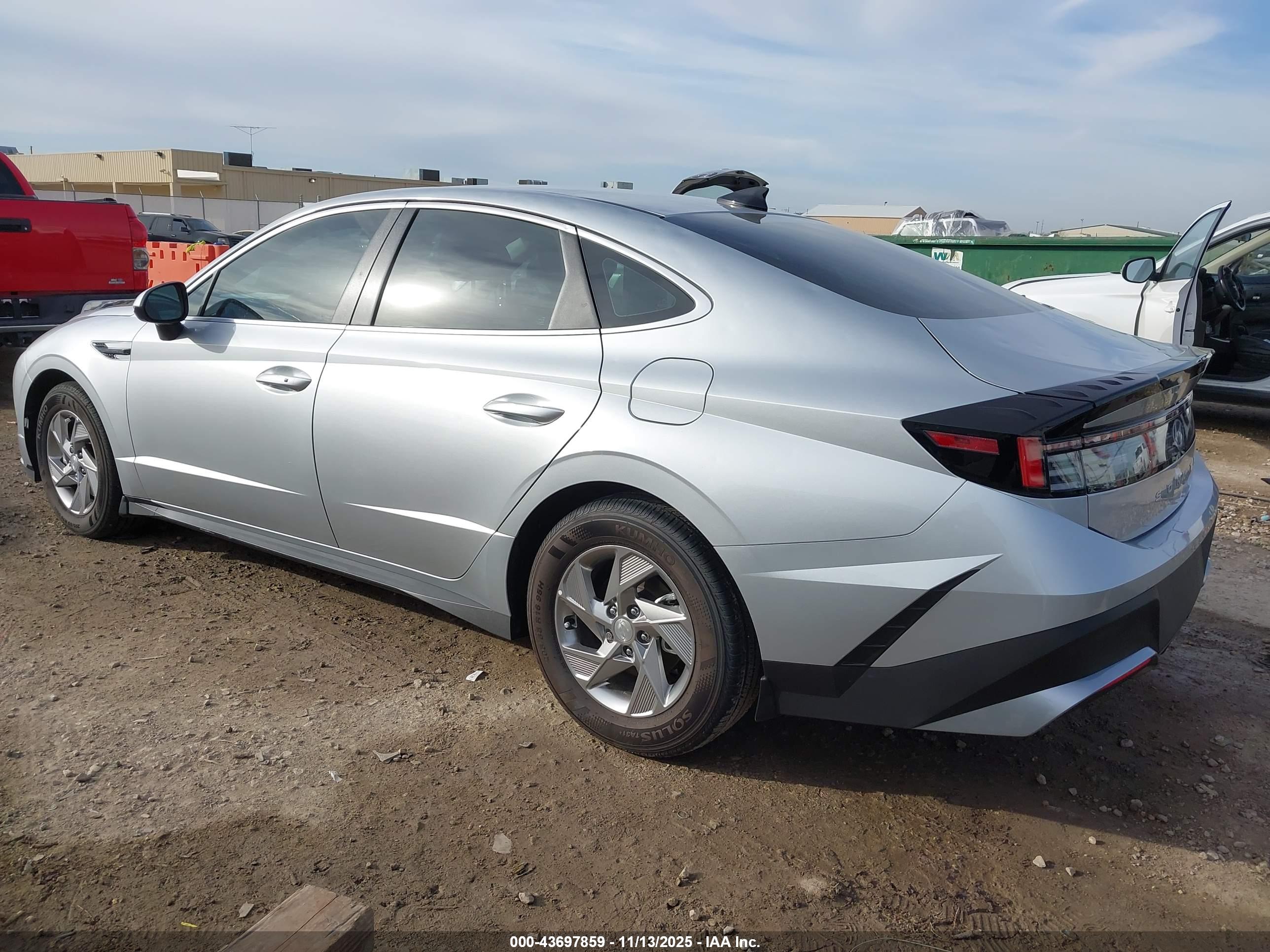 HYUNDAI SONATA image 3