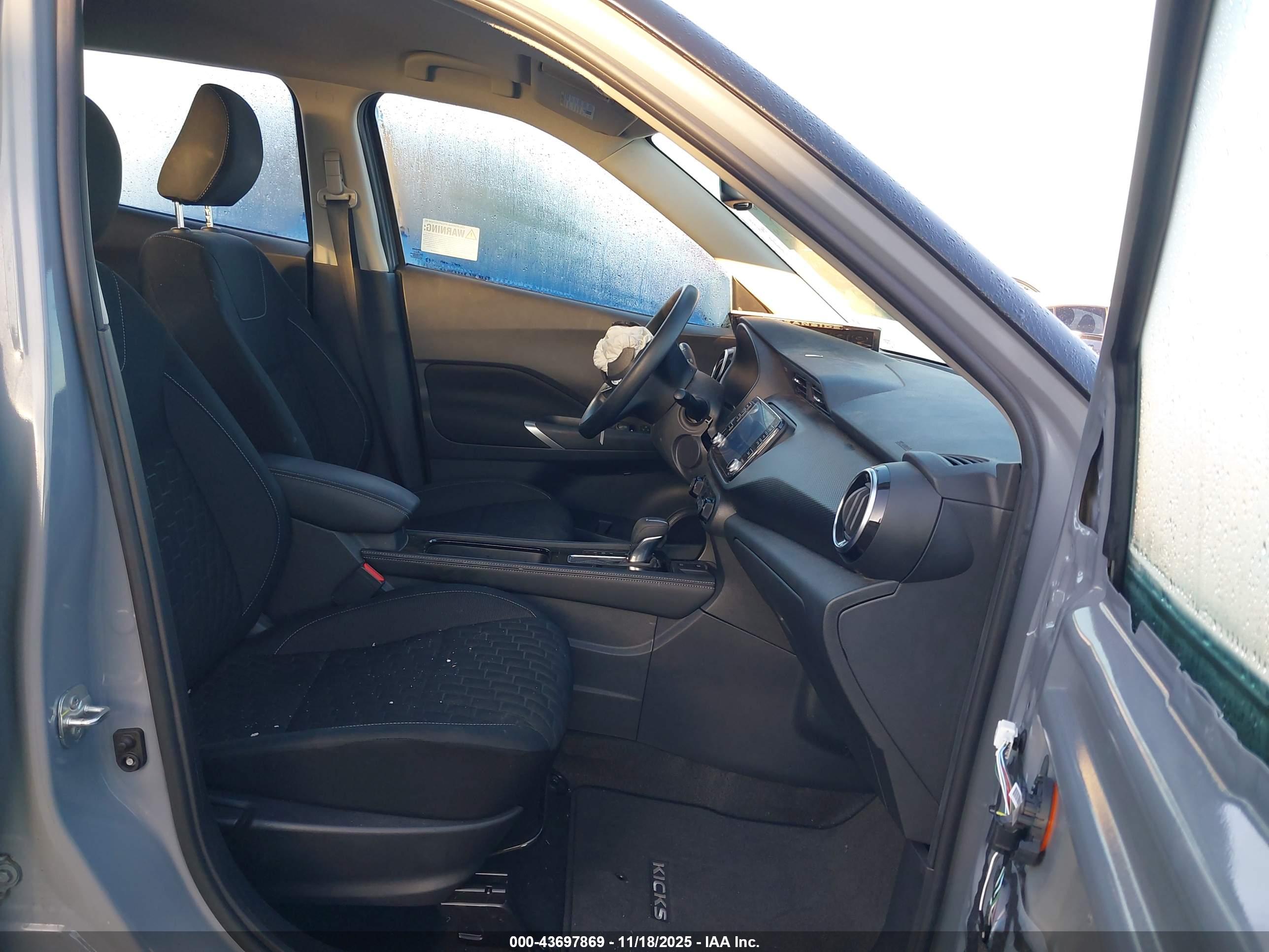 NISSAN KICKS image 5