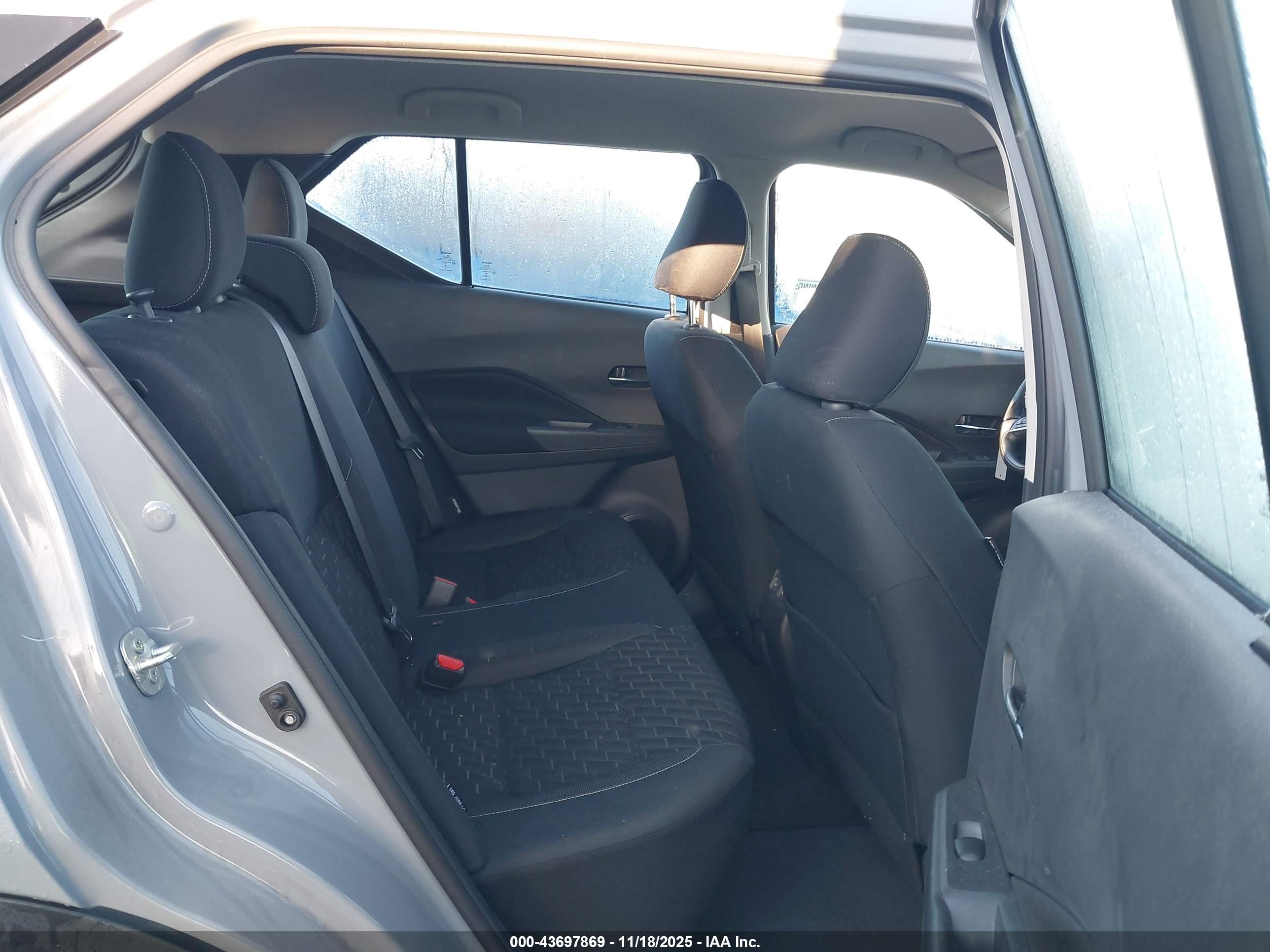 NISSAN KICKS image 8
