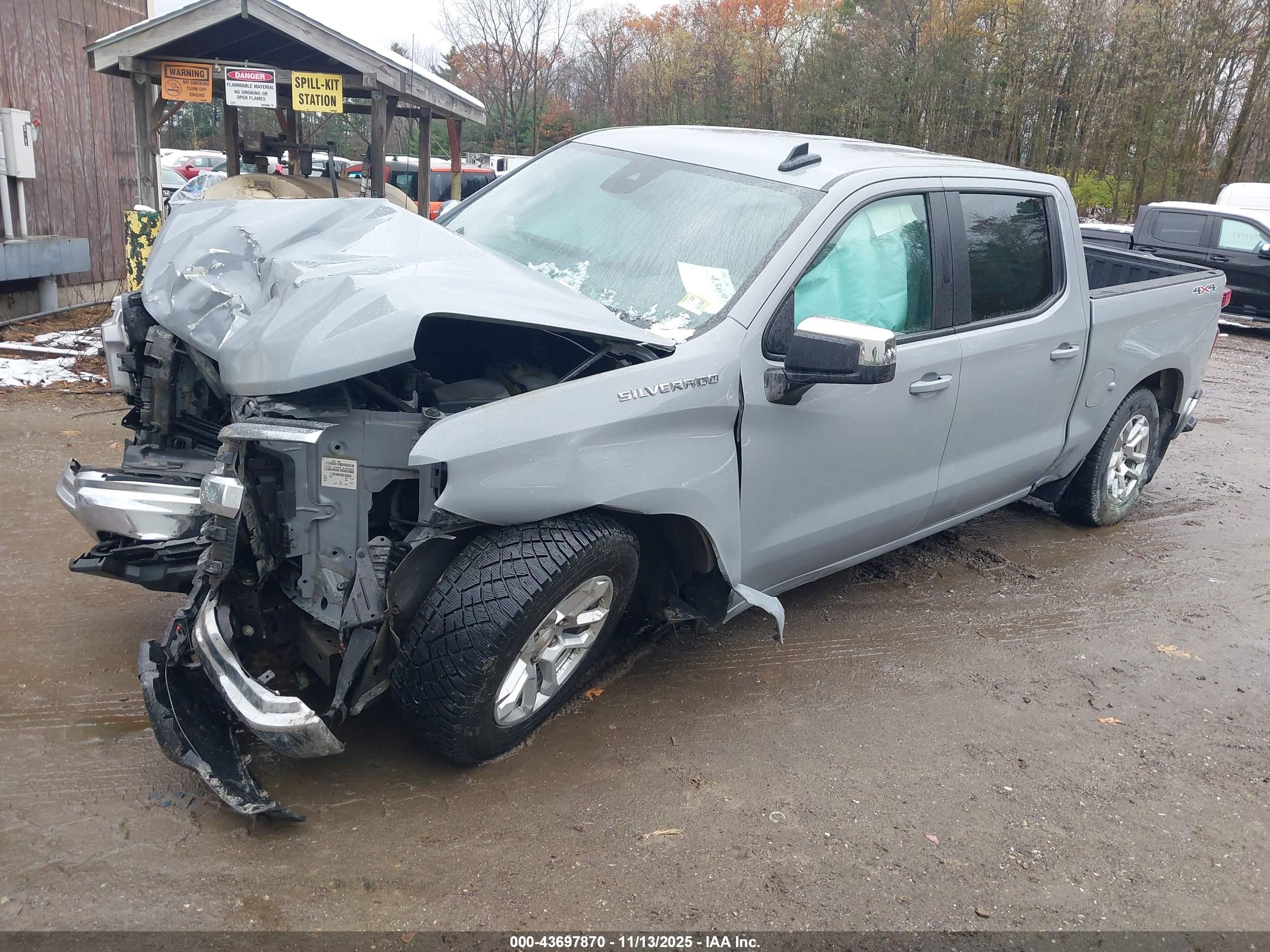 CHEVROLET SILVERADO image 2