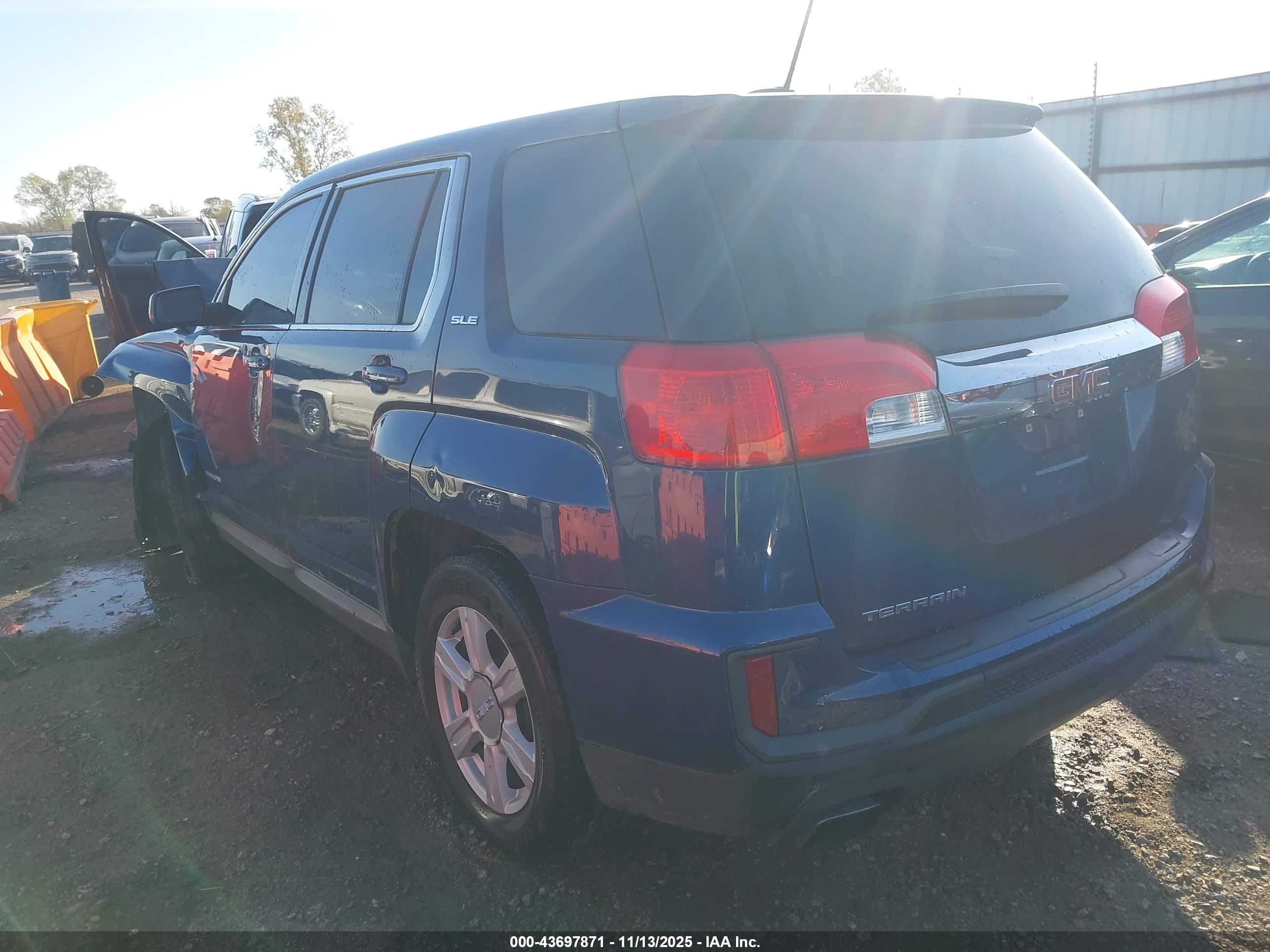 GMC TERRAIN image 3