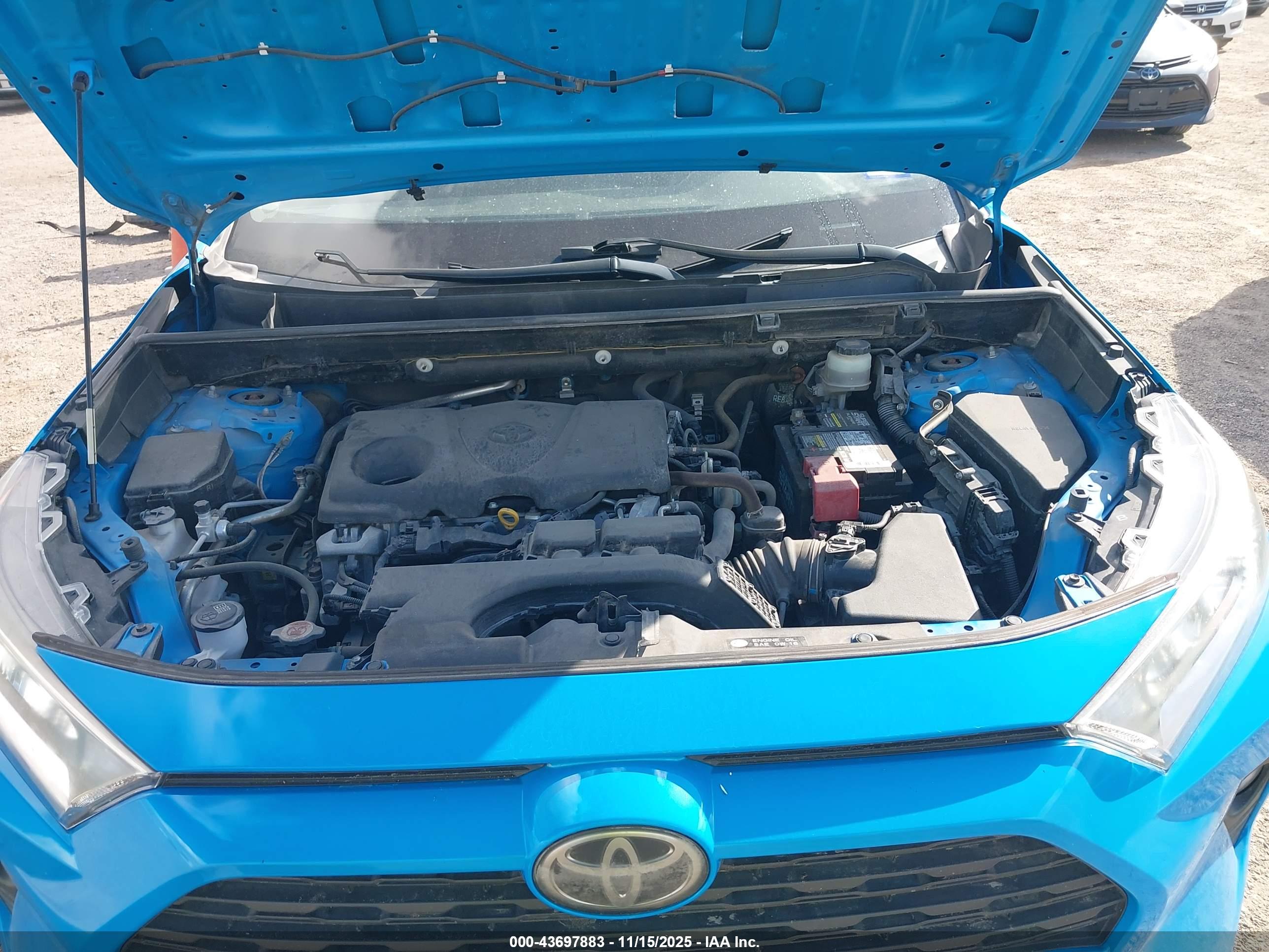 TOYOTA RAV4 image 10