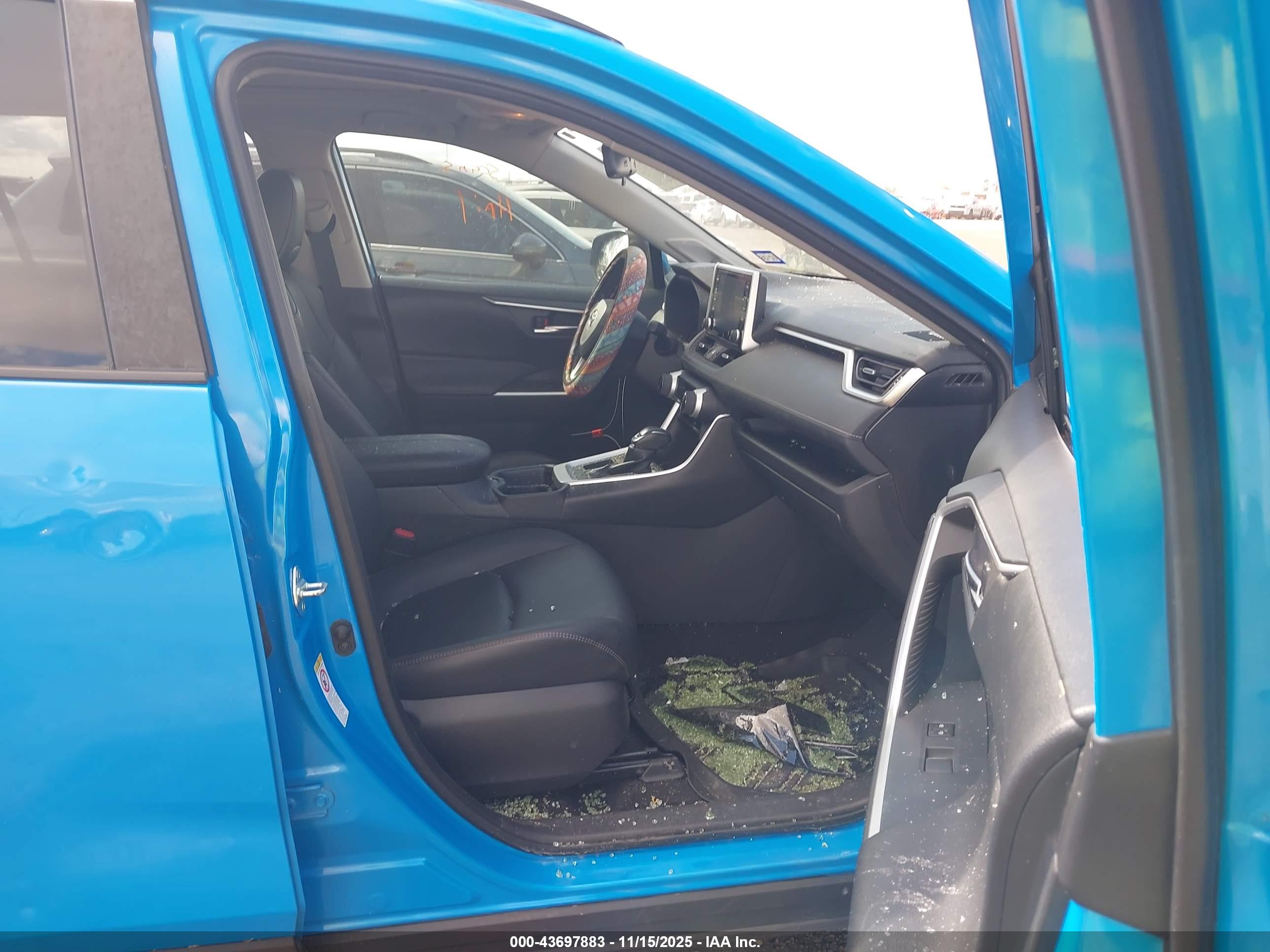 TOYOTA RAV4 image 5