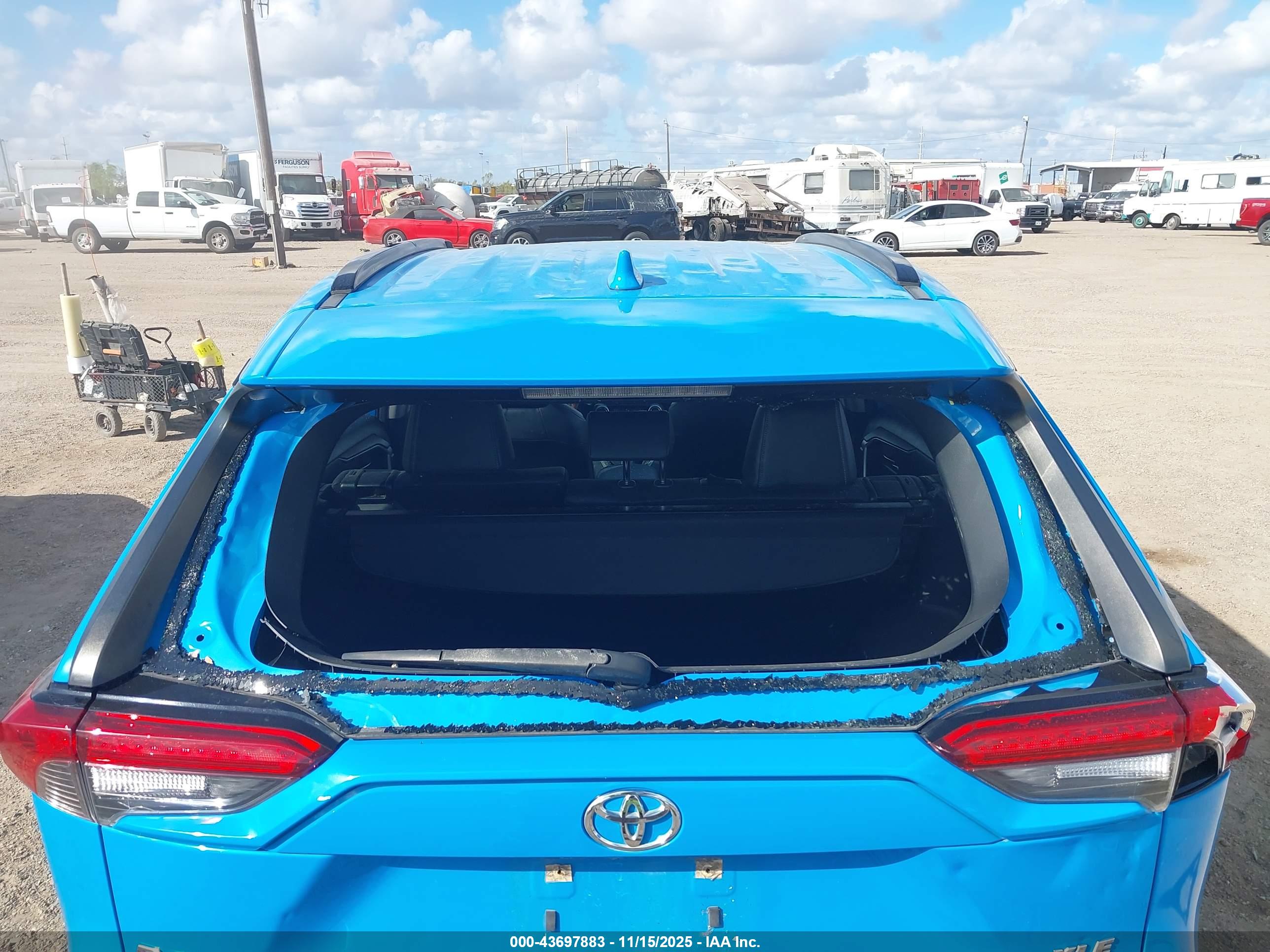 TOYOTA RAV4 image 6