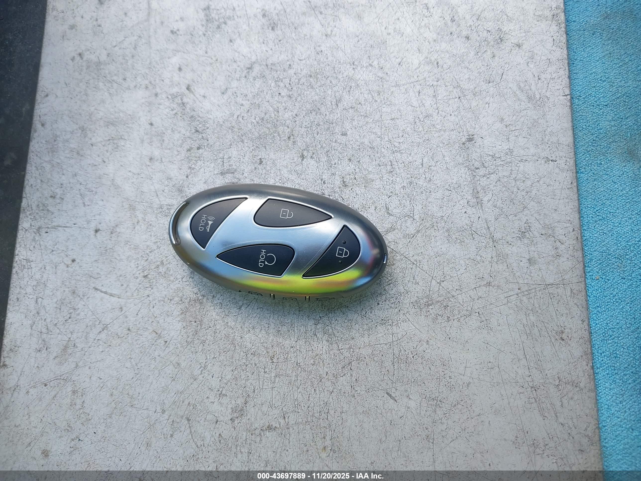 HYUNDAI SANTA image 11