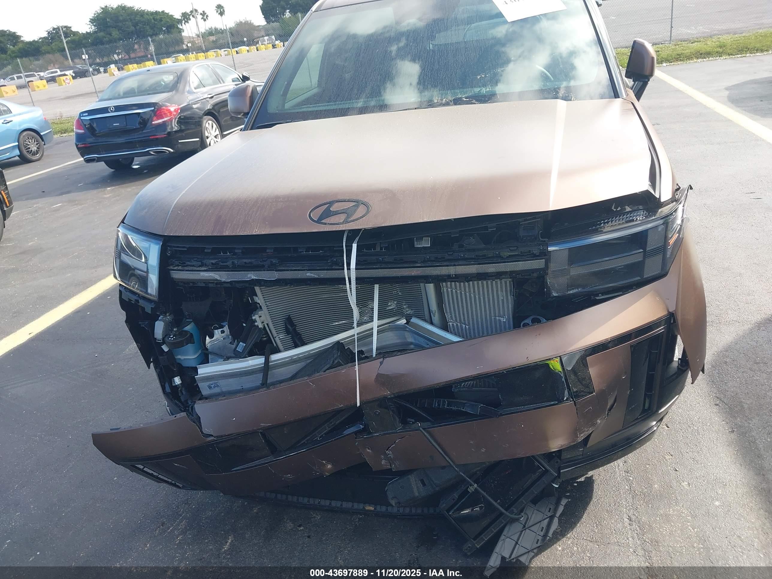 HYUNDAI SANTA image 6