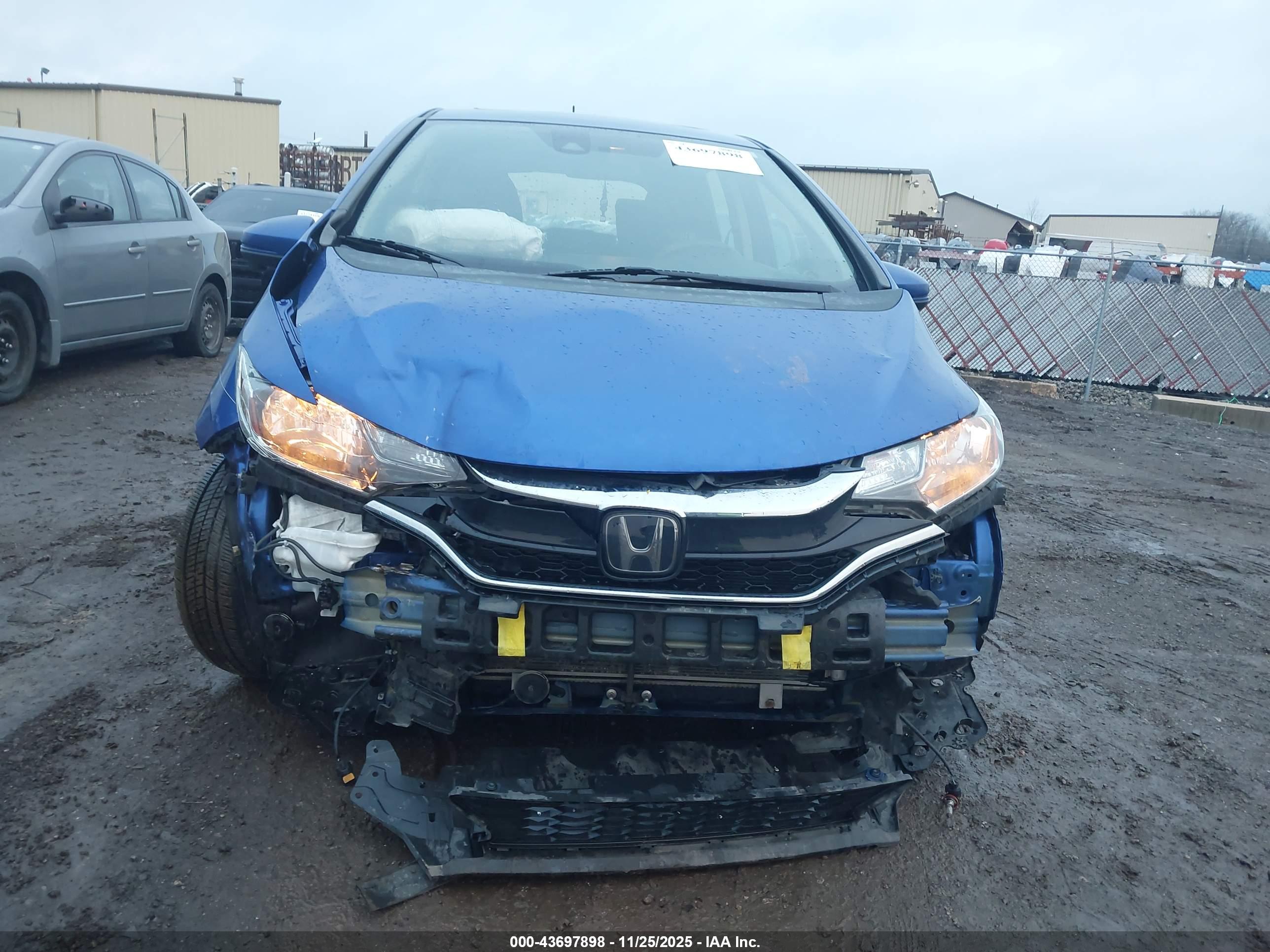 HONDA FIT image 6