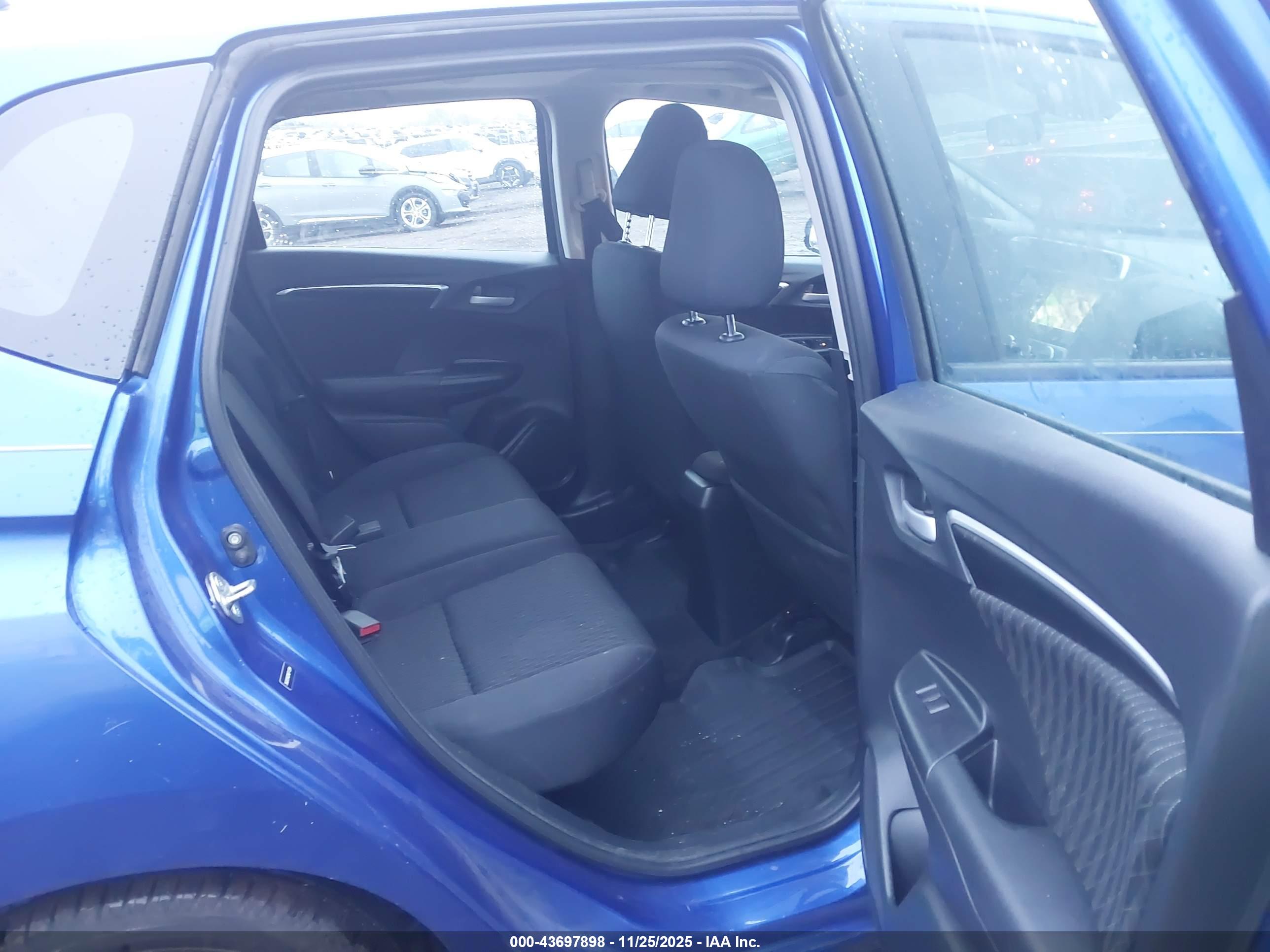 HONDA FIT image 8
