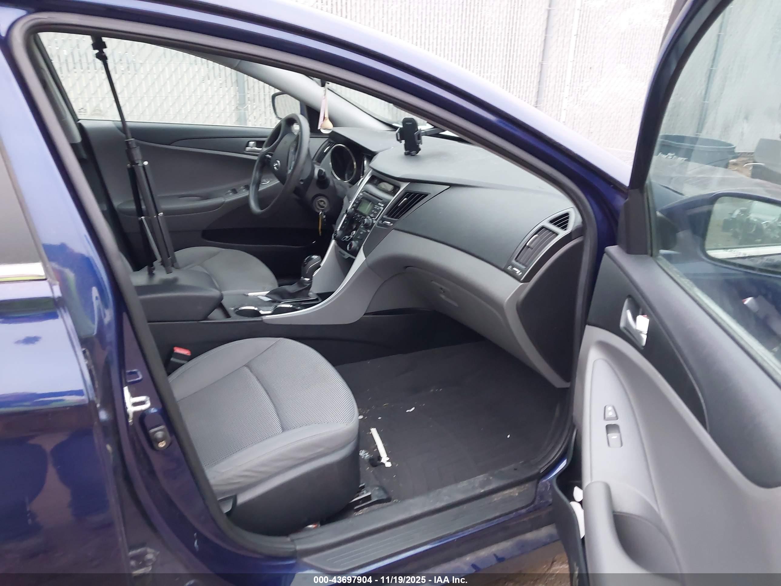 HYUNDAI SONATA image 5