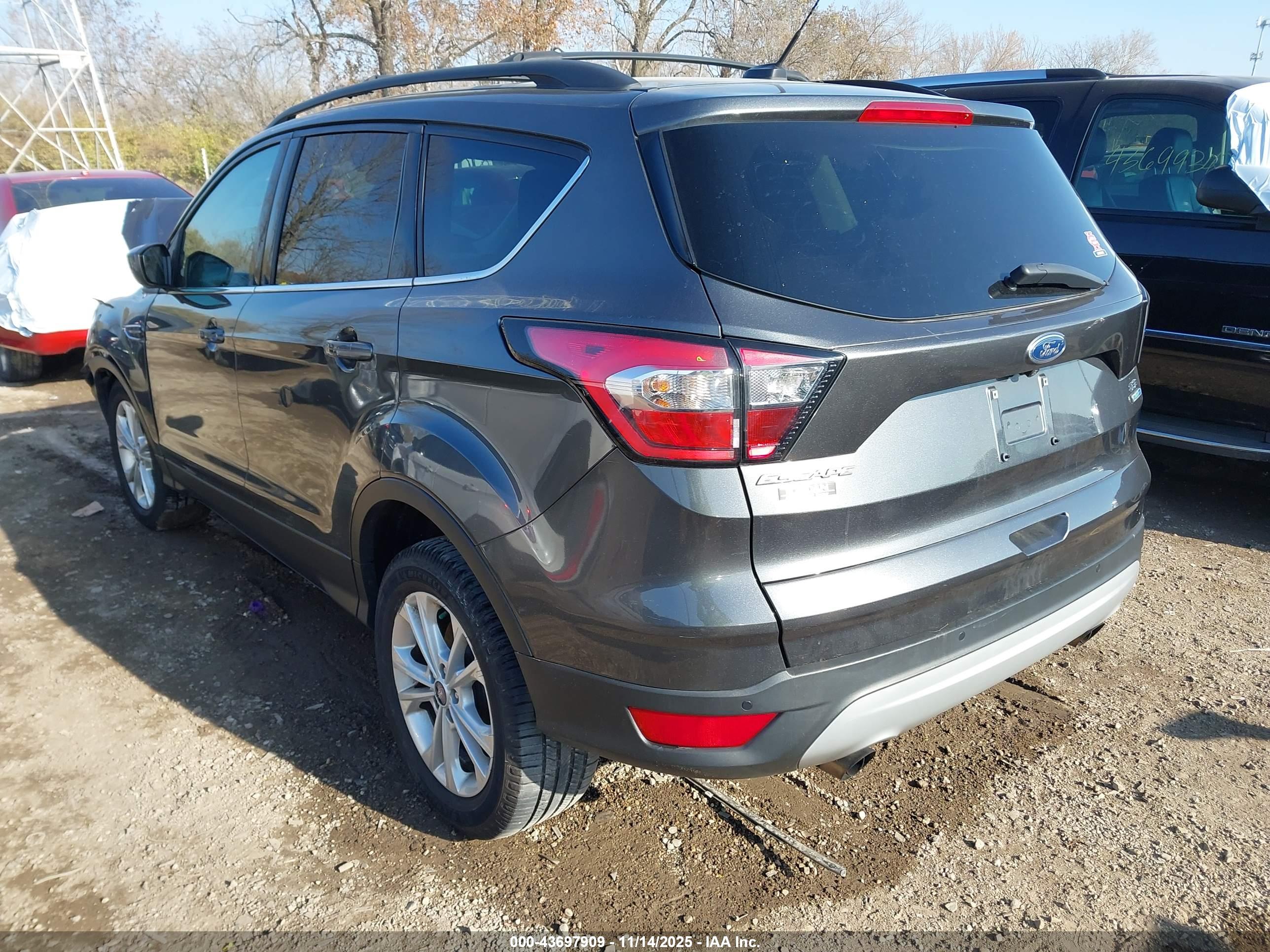 FORD ESCAPE image 3