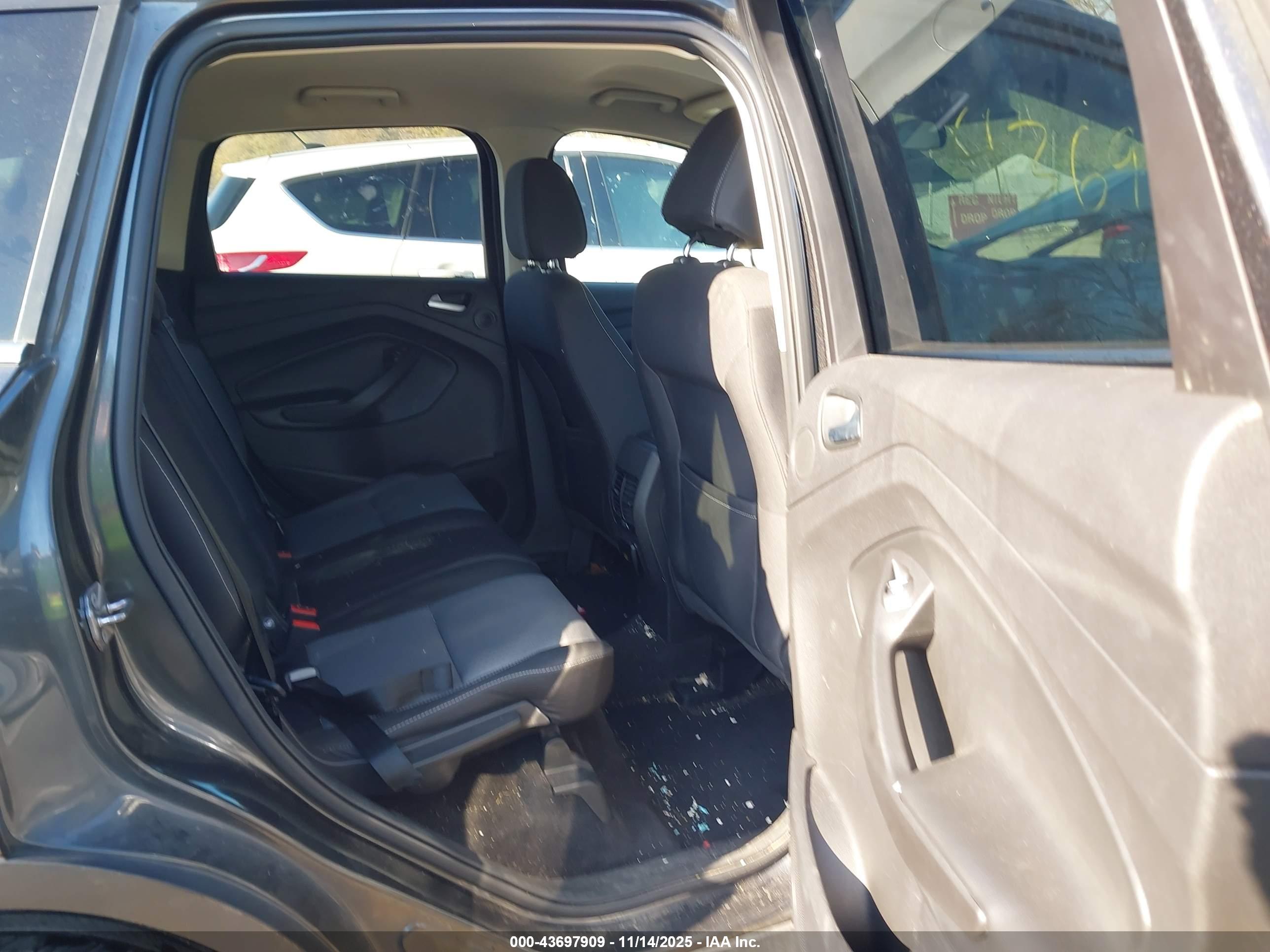 FORD ESCAPE image 8