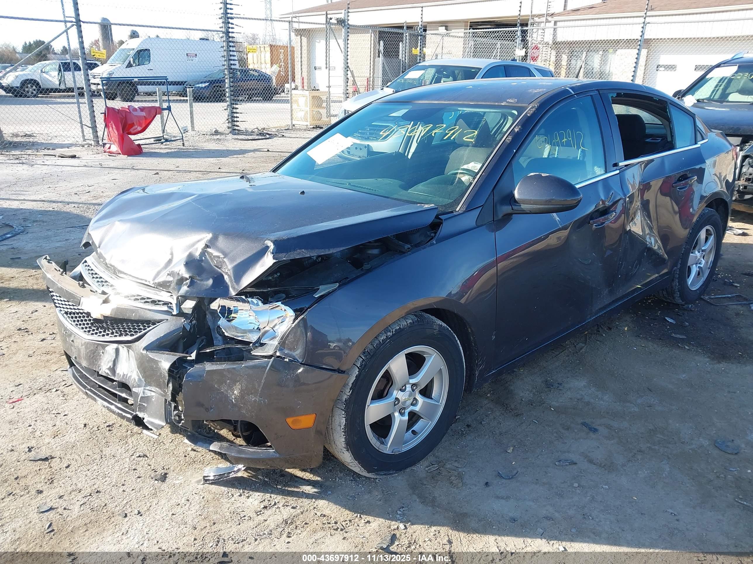 CHEVROLET CRUZE image 2