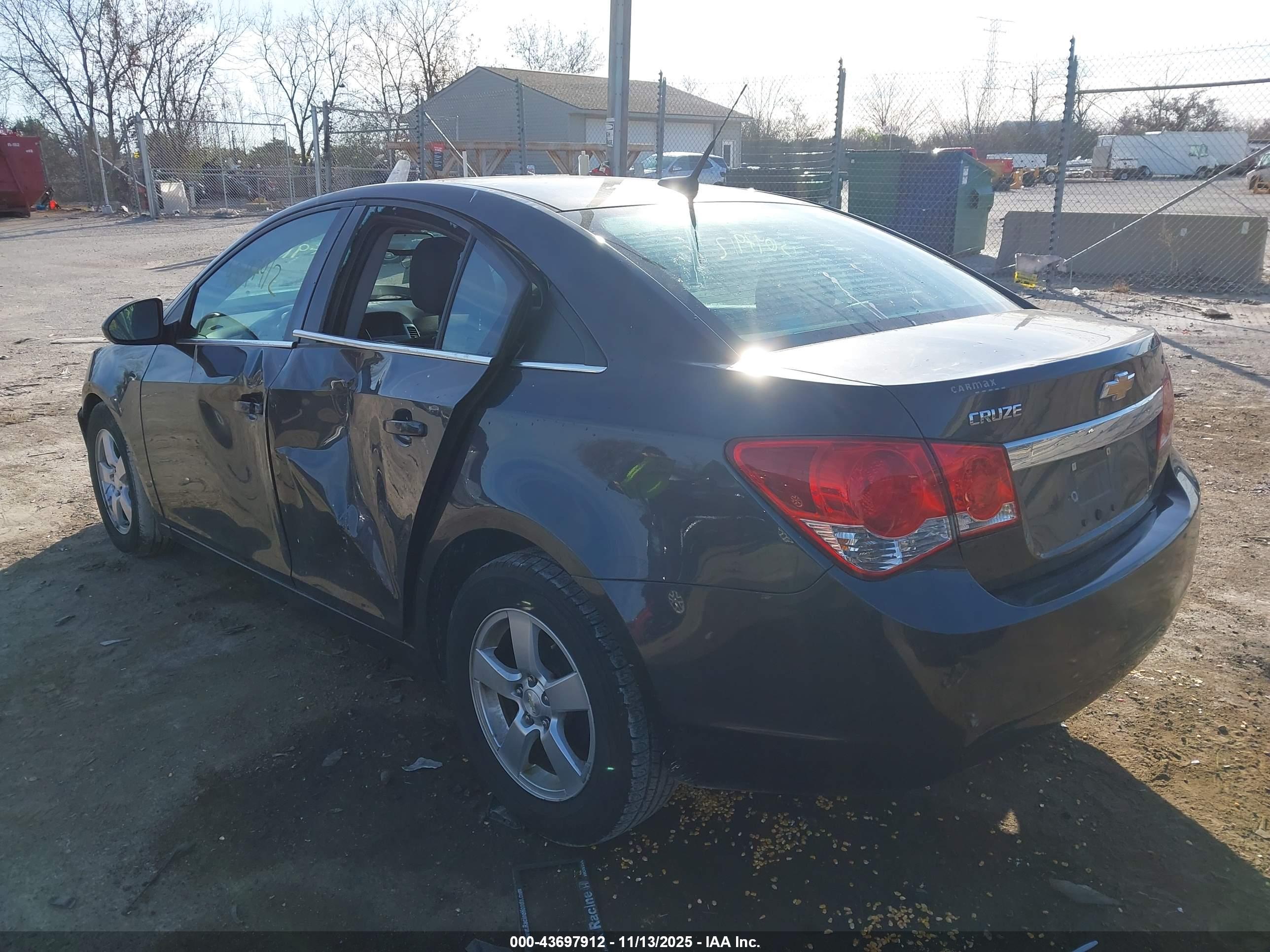 CHEVROLET CRUZE image 3