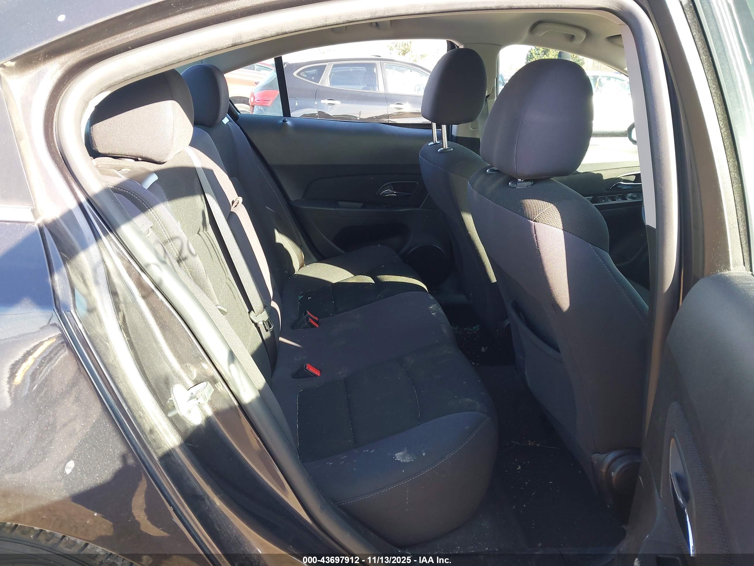 CHEVROLET CRUZE image 8