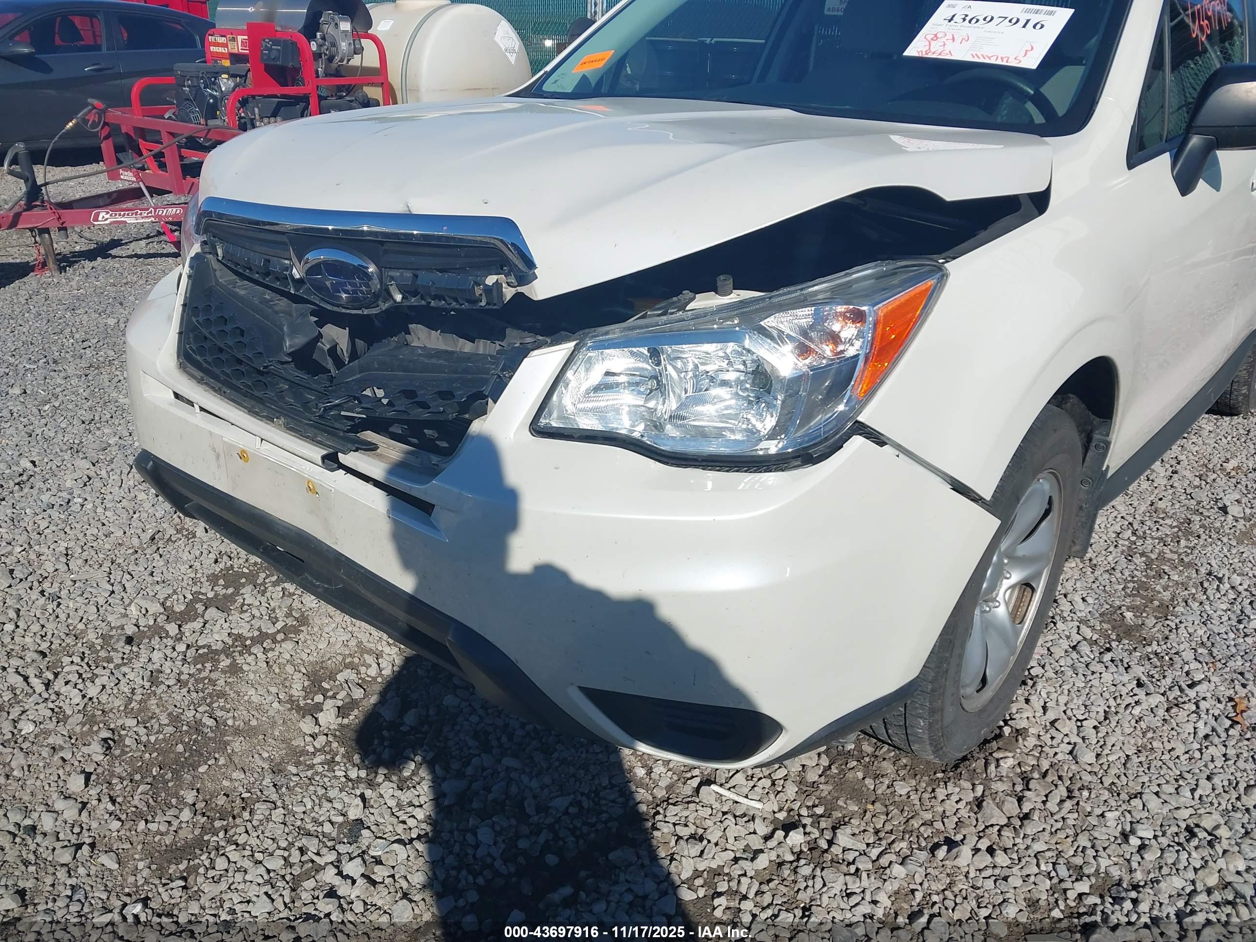 SUBARU FORESTER image 6