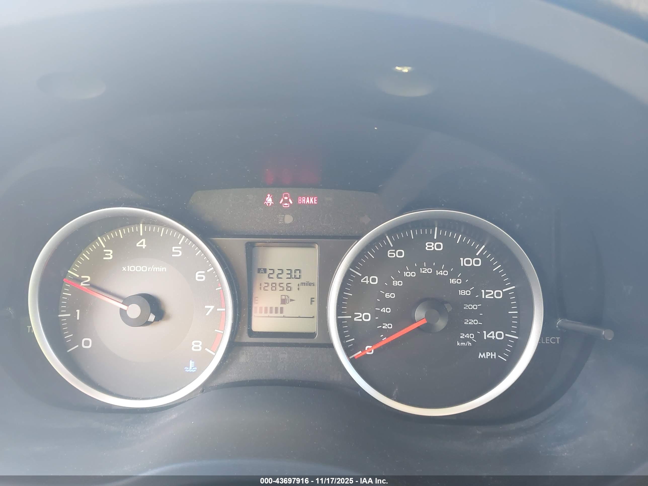 SUBARU FORESTER image 7