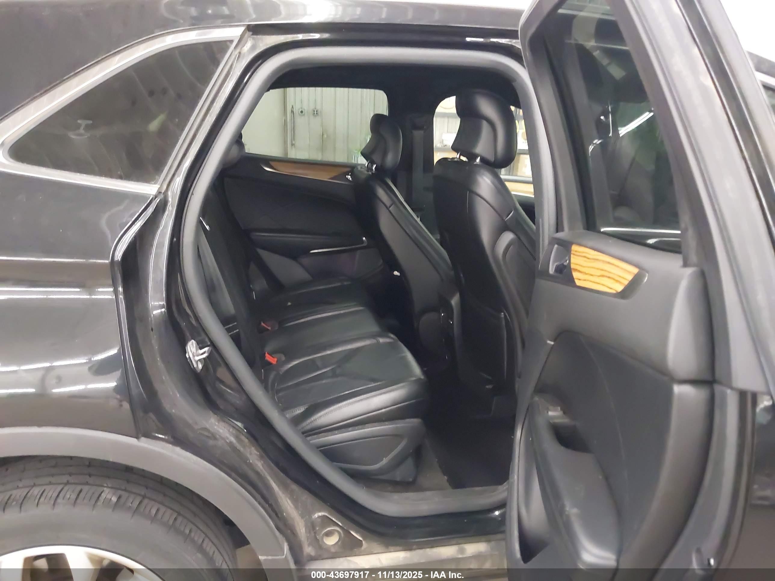 LINCOLN MKC image 8