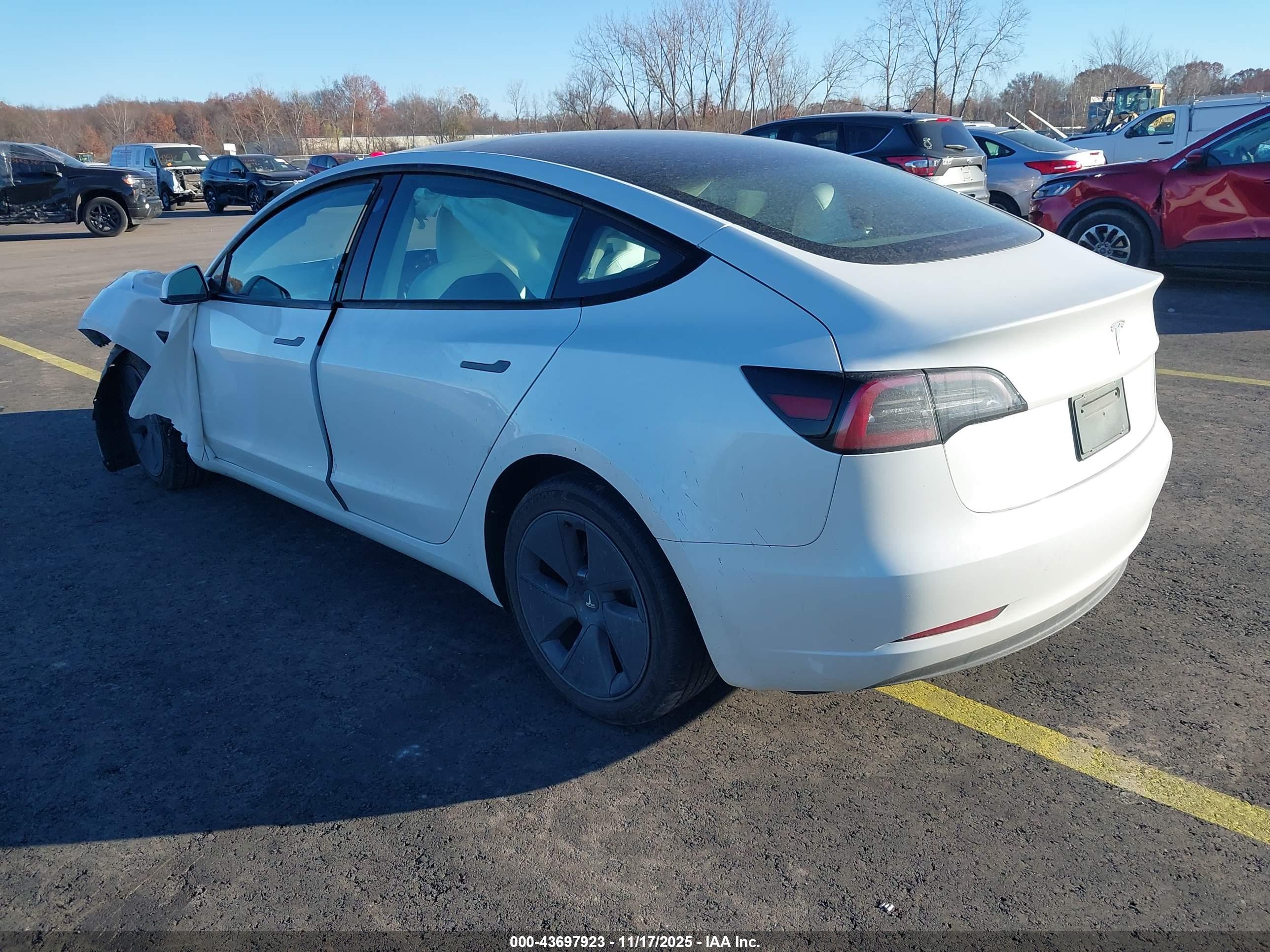 TESLA MODEL image 3