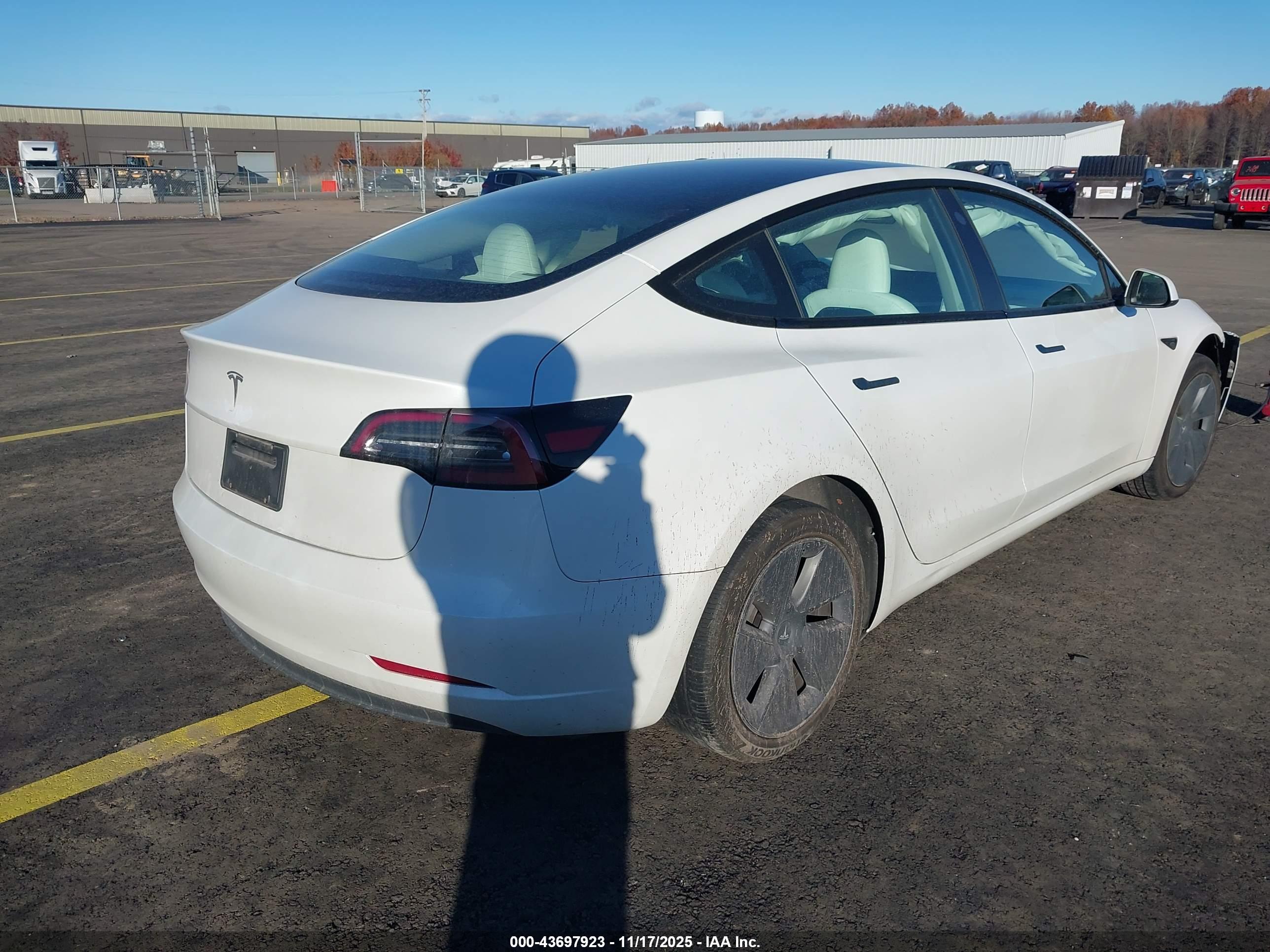 TESLA MODEL image 4