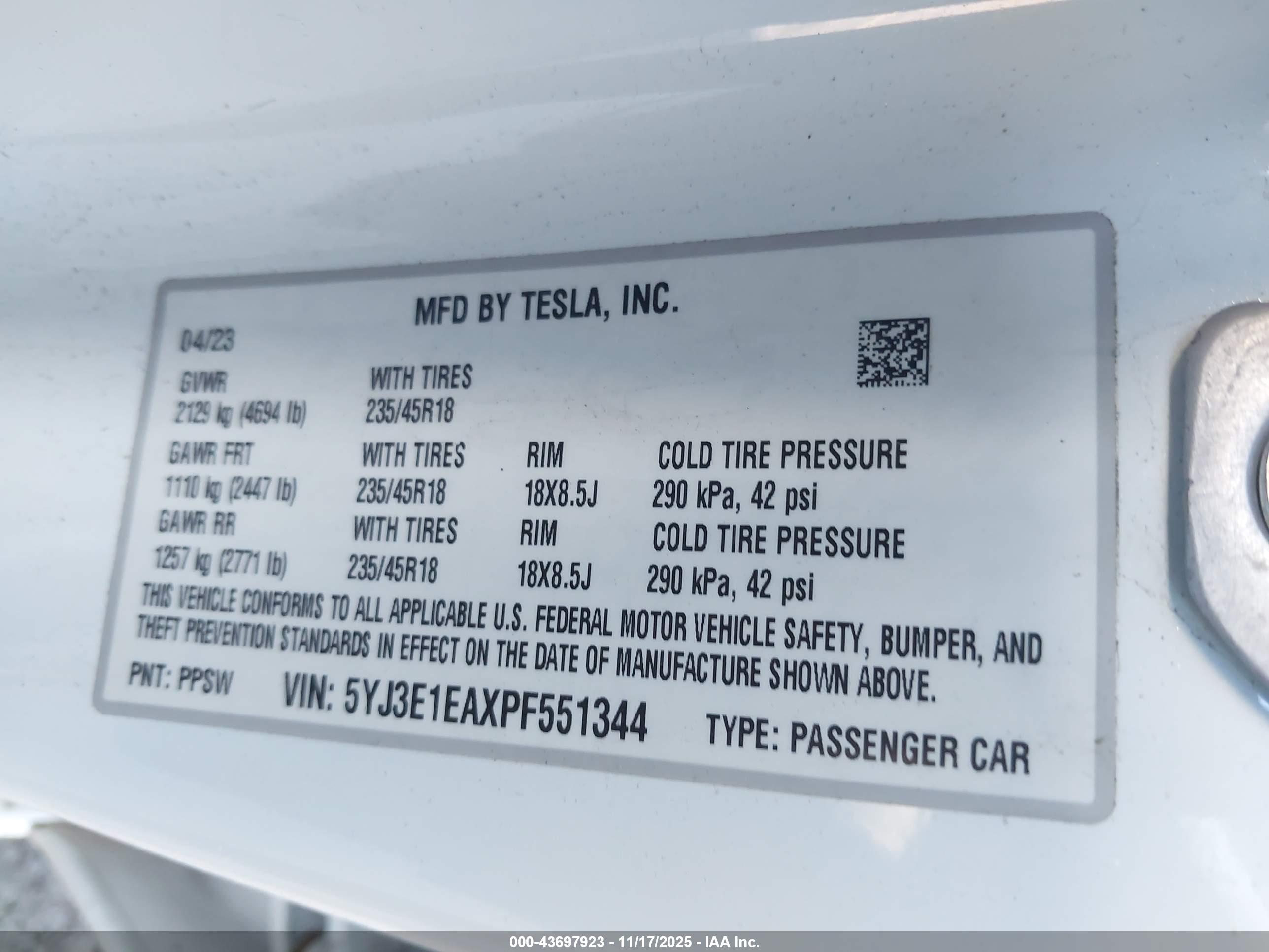 TESLA MODEL image 9
