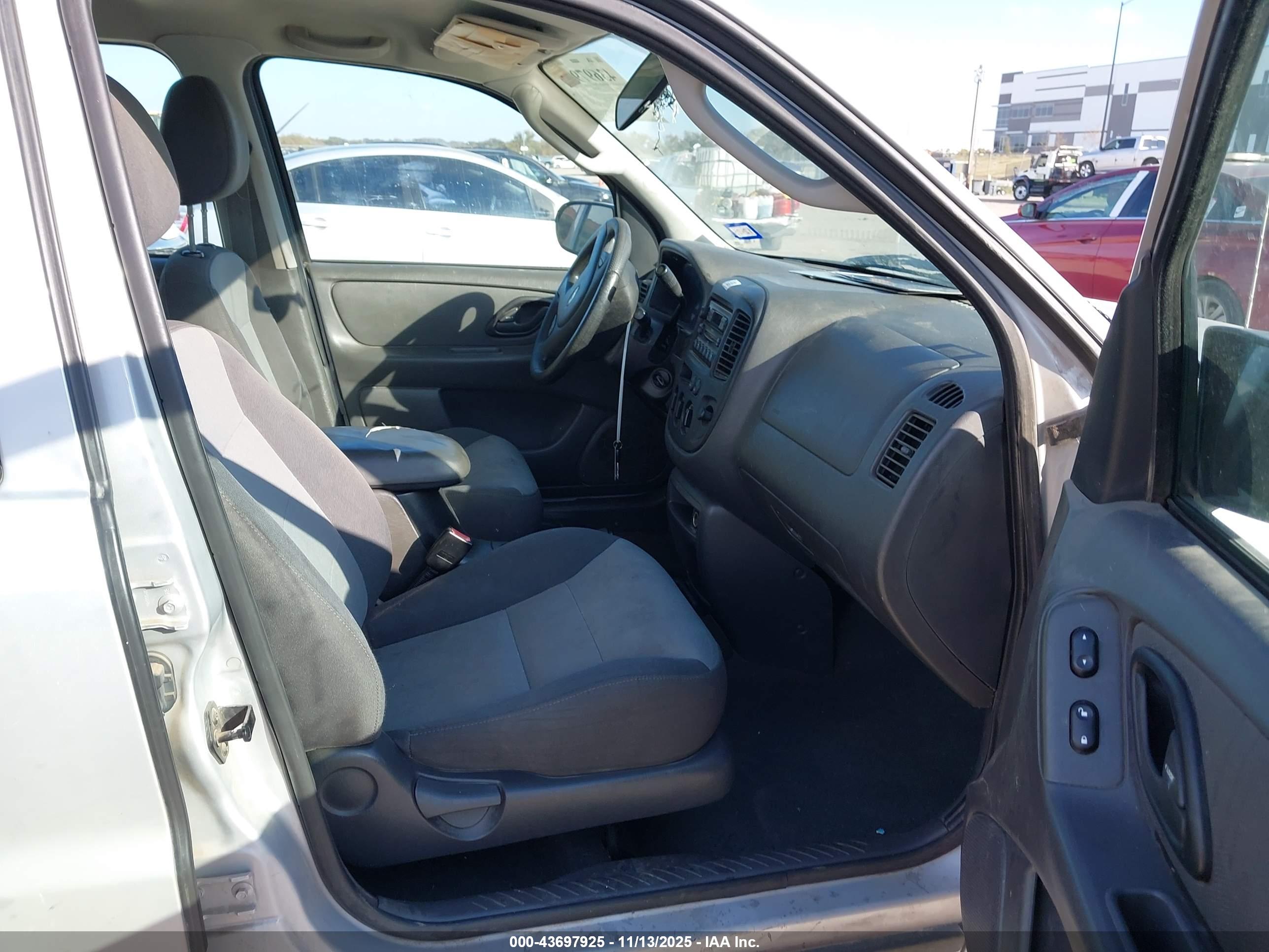 FORD ESCAPE image 5