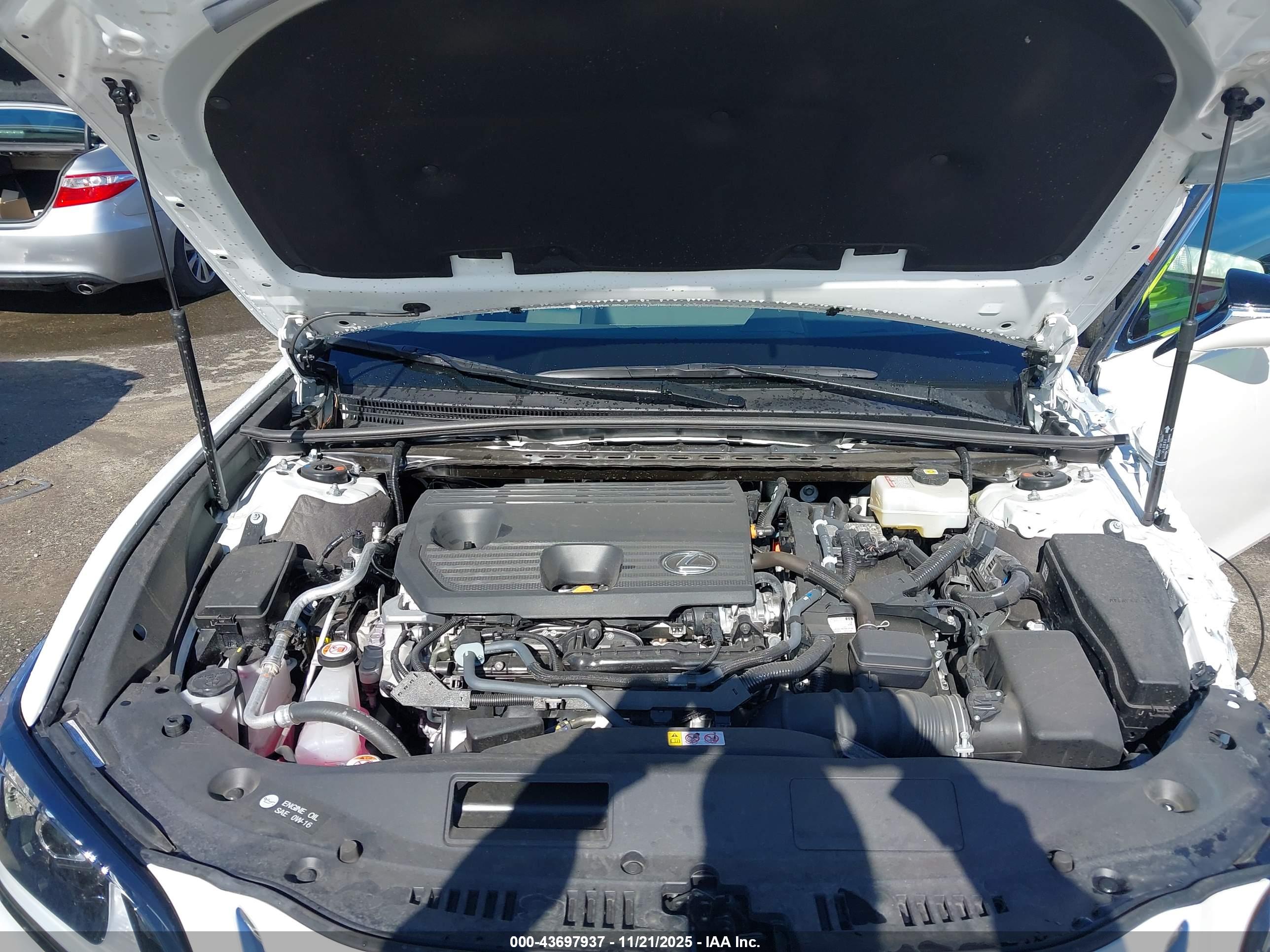 LEXUS ES image 10