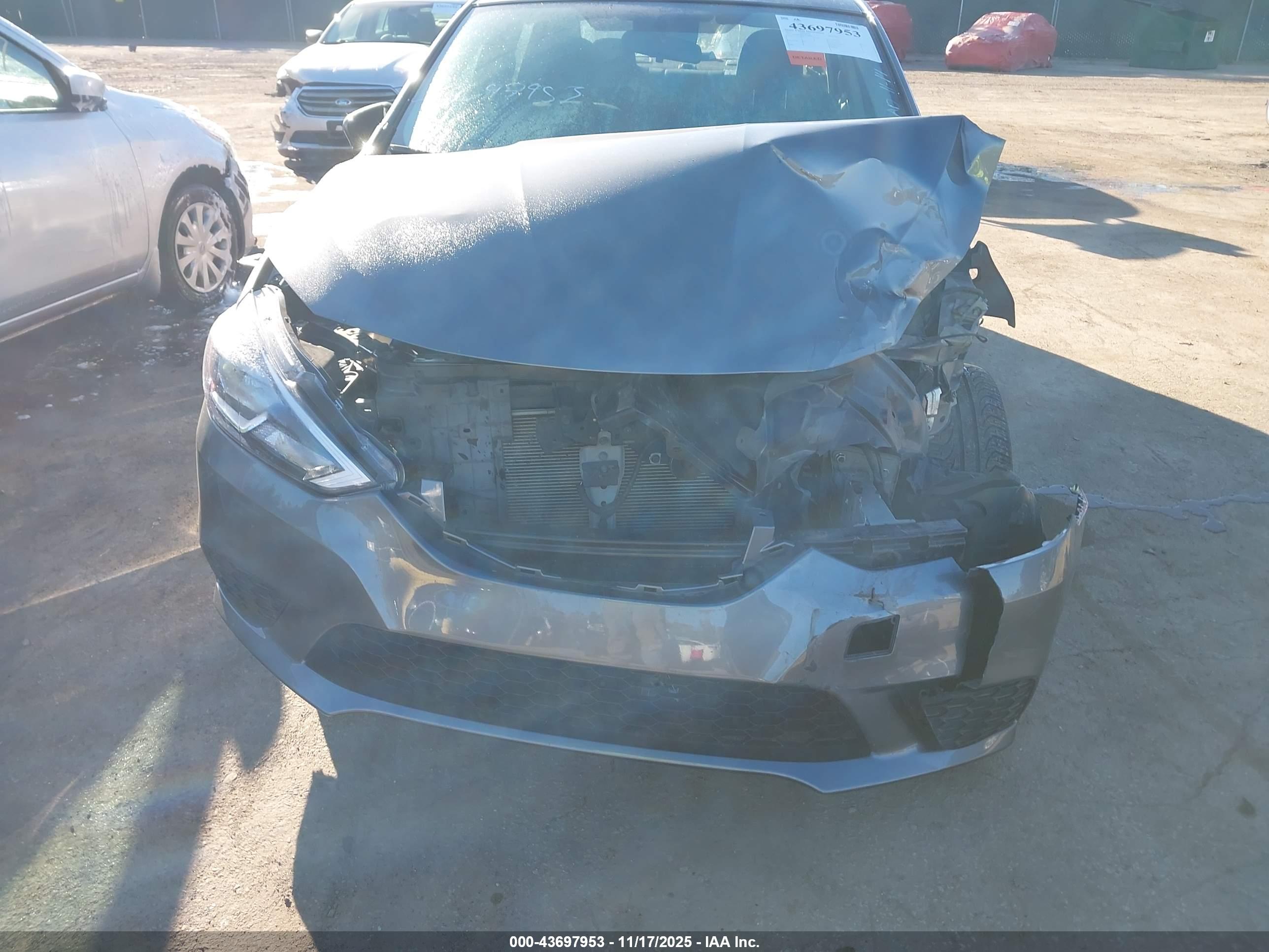 NISSAN SENTRA image 6