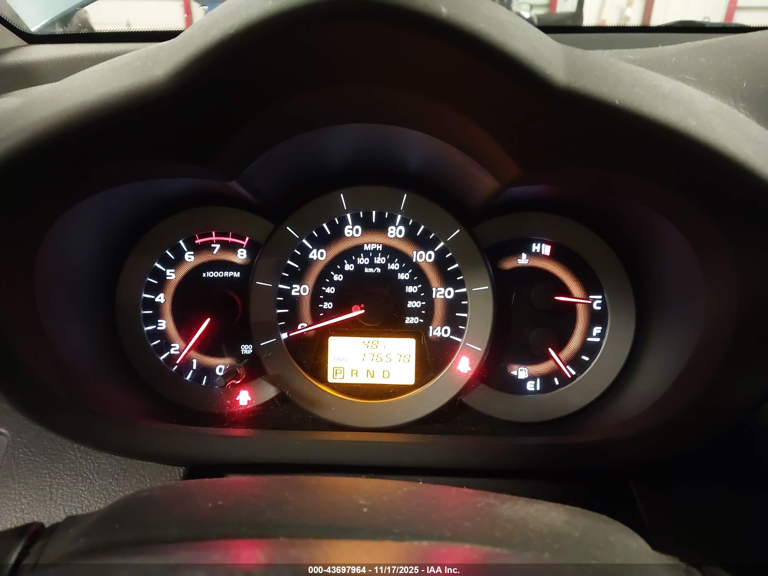 TOYOTA RAV4 image 7